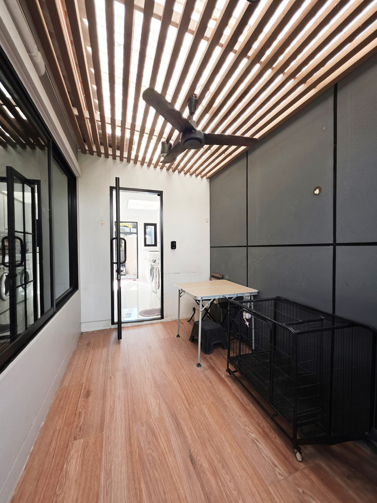 ขายบ้านพัฒนาการ ศรีนครินทร์ : ✨บ้านเดี่ยวที่  Setthasiri Patthanakarn 3 ห้องนอน พร้อมสวน ที่จอดรถกว้าง ตกแต่งครบพร้อมเข้าอยู่ ใกล้สนามบินและสิ่งอำนวยความสะดวก