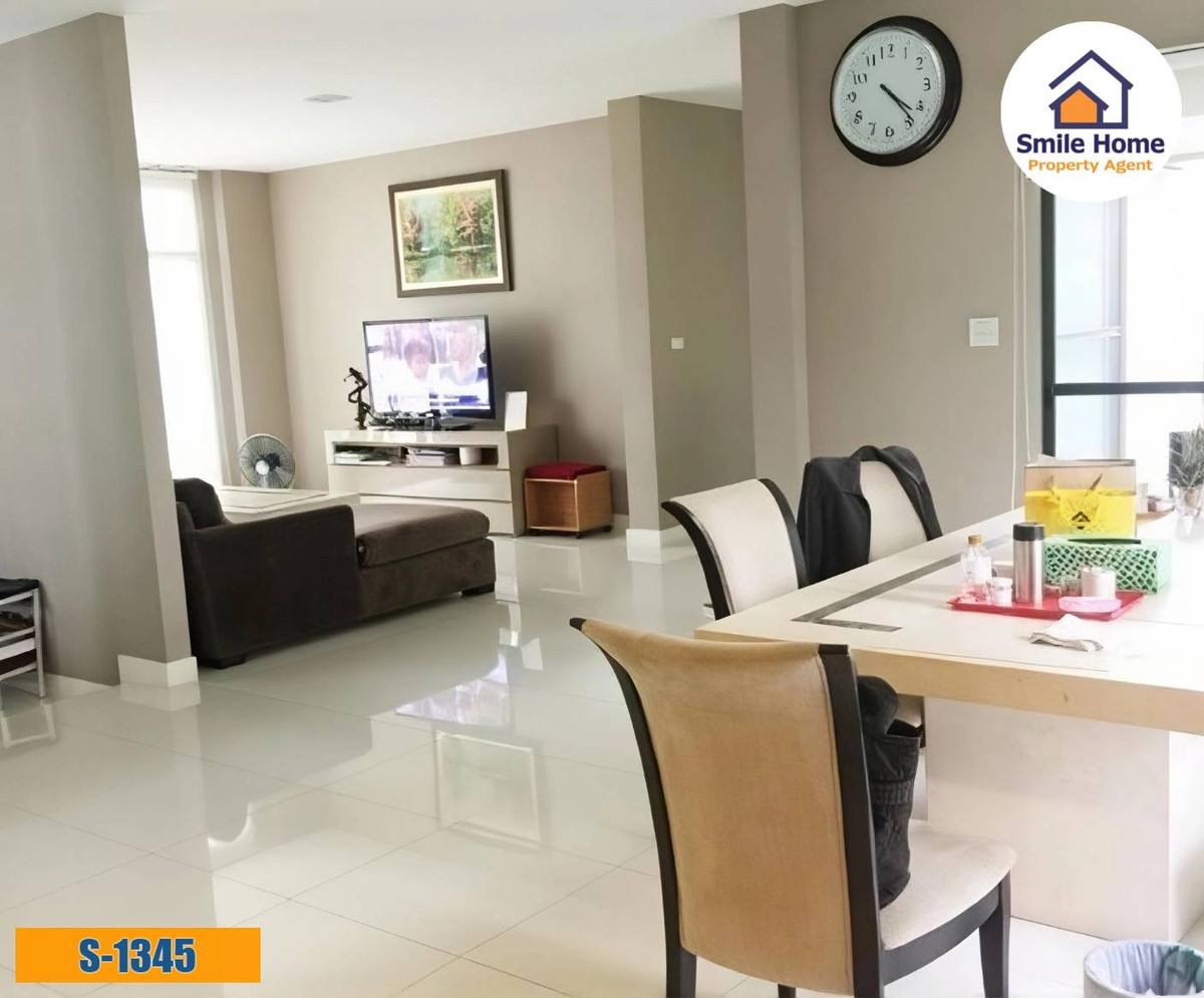 ขายบ้านลาดกระบัง สุวรรณภูมิ : ขายบ้านเดี่ยวมัณฑนา อ่อนนุช-วงแหวน4  หน้าสวนต้นโครงการ