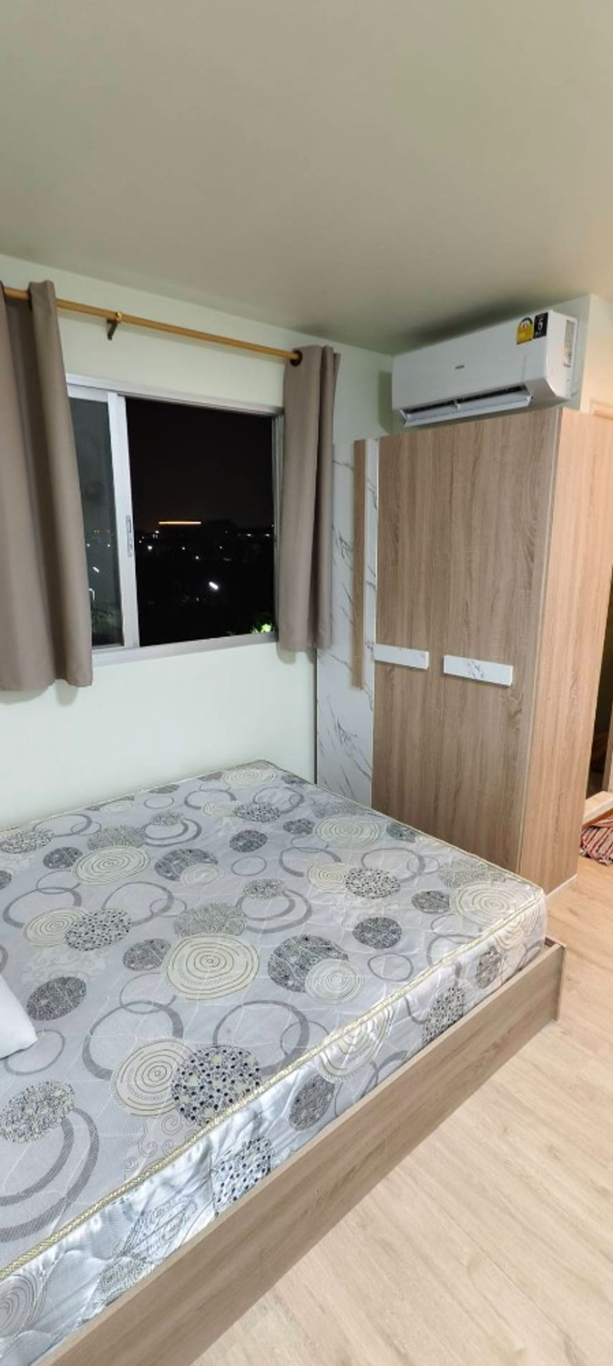 For RentCondoPathum Thani,Rangsit, Thammasat : Condo for rent at Lumpini Township Rangsit, Building A5, front of the project.