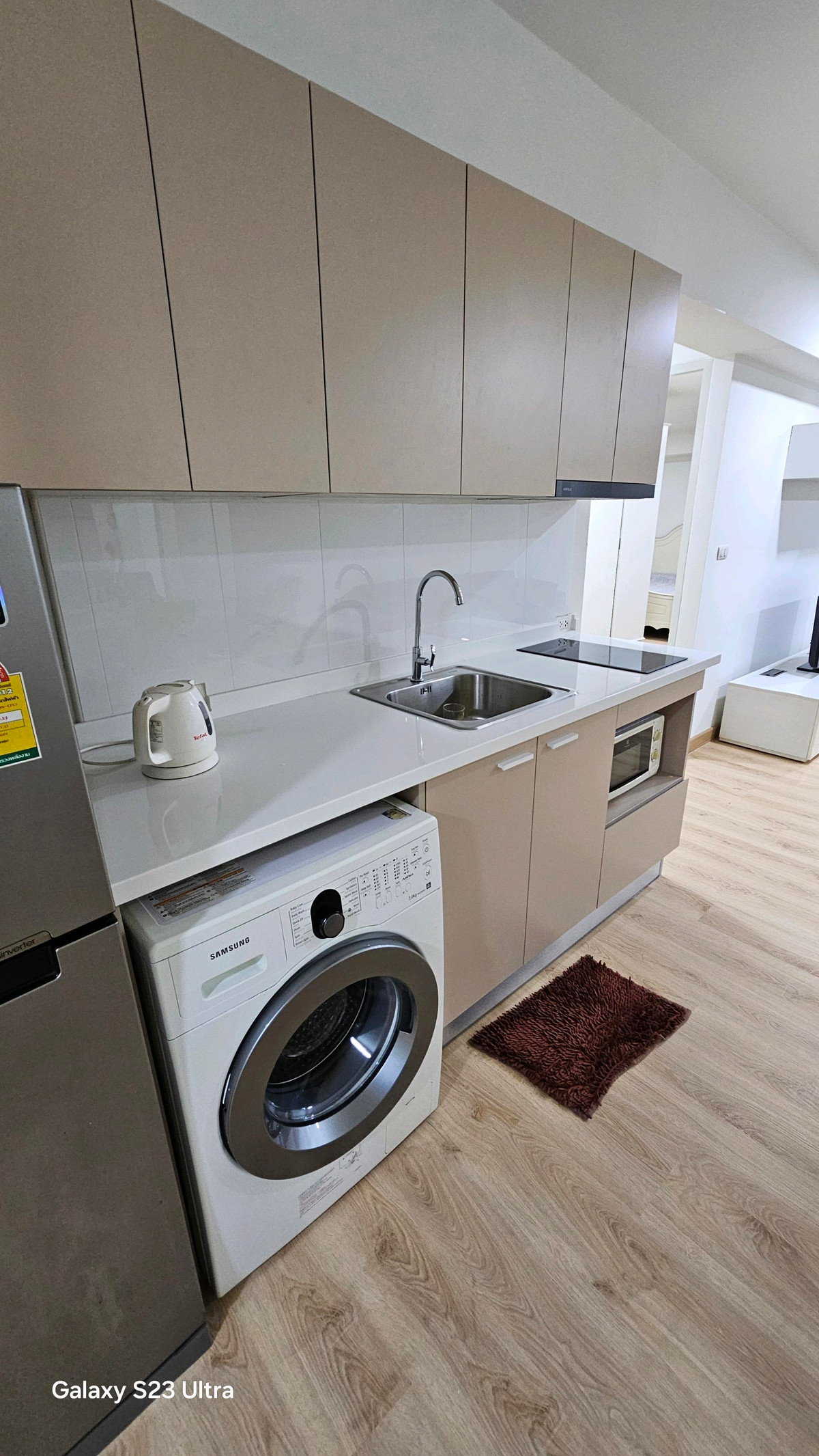 ขายคอนโดพระราม 9 เพชรบุรีตัดใหม่ RCA : ​ห้องใหญ่ 2 ห้องนอน: พื้นที่ใช้สอยกว้างขวาง ตอบโจทย์ครอบครัวเล็กหรือผู้ที่ต้องการพื้นที่ทำงาน (Work From Home) แยกส่วน​ส่วนตัวสูง: การจัดวางห้องภายในโครงการคำนึงถึงความเป็นส่วนตัวของผู้อยู่อาศัยเป็นหลัก