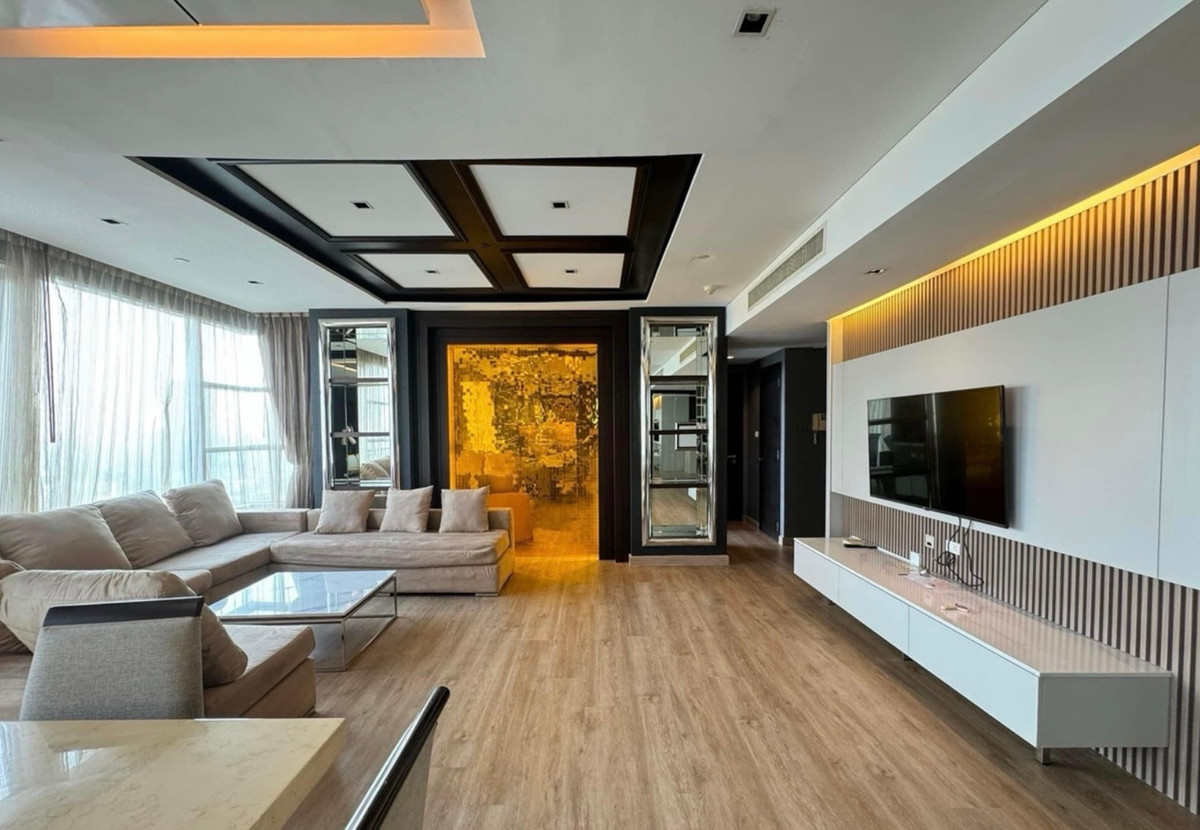 ขายคอนโดสุขุมวิท อโศก ทองหล่อ : ขาย ฟูลเลอตัน สุขุมวิท ห้องเพ้นท์เฮ้าส์ 4 นอน ทำเลดี สวย พร้อมอยู่ ใกล้ BTS เอกมัย เลี้ยงสัตว์ได้  สนใจแอตไลน์ครับ@841qqlnr