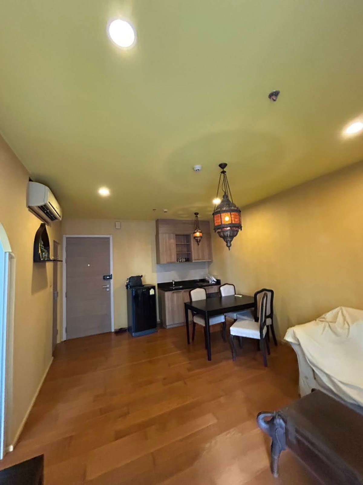 For SaleCondoWongwianyai, Charoennakor : for sale condo Hive Taksin (S15-11583)