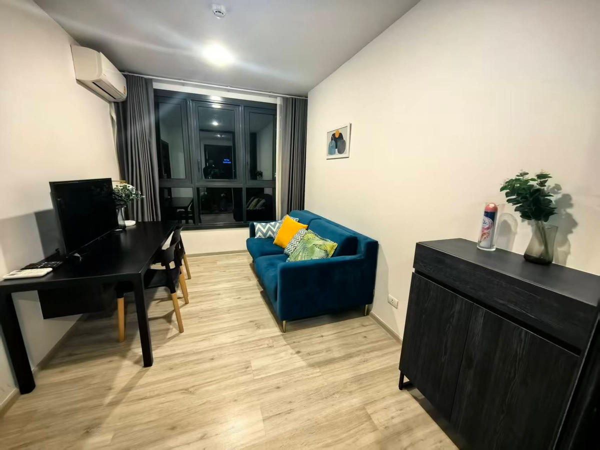 For RentCondoRatchadapisek, Huaikwang, Suttisan : Condo for rent XT Huaikhwang, fully furnished condo, ready to move in, close to Huai Khwang MRT only 75 meters!!