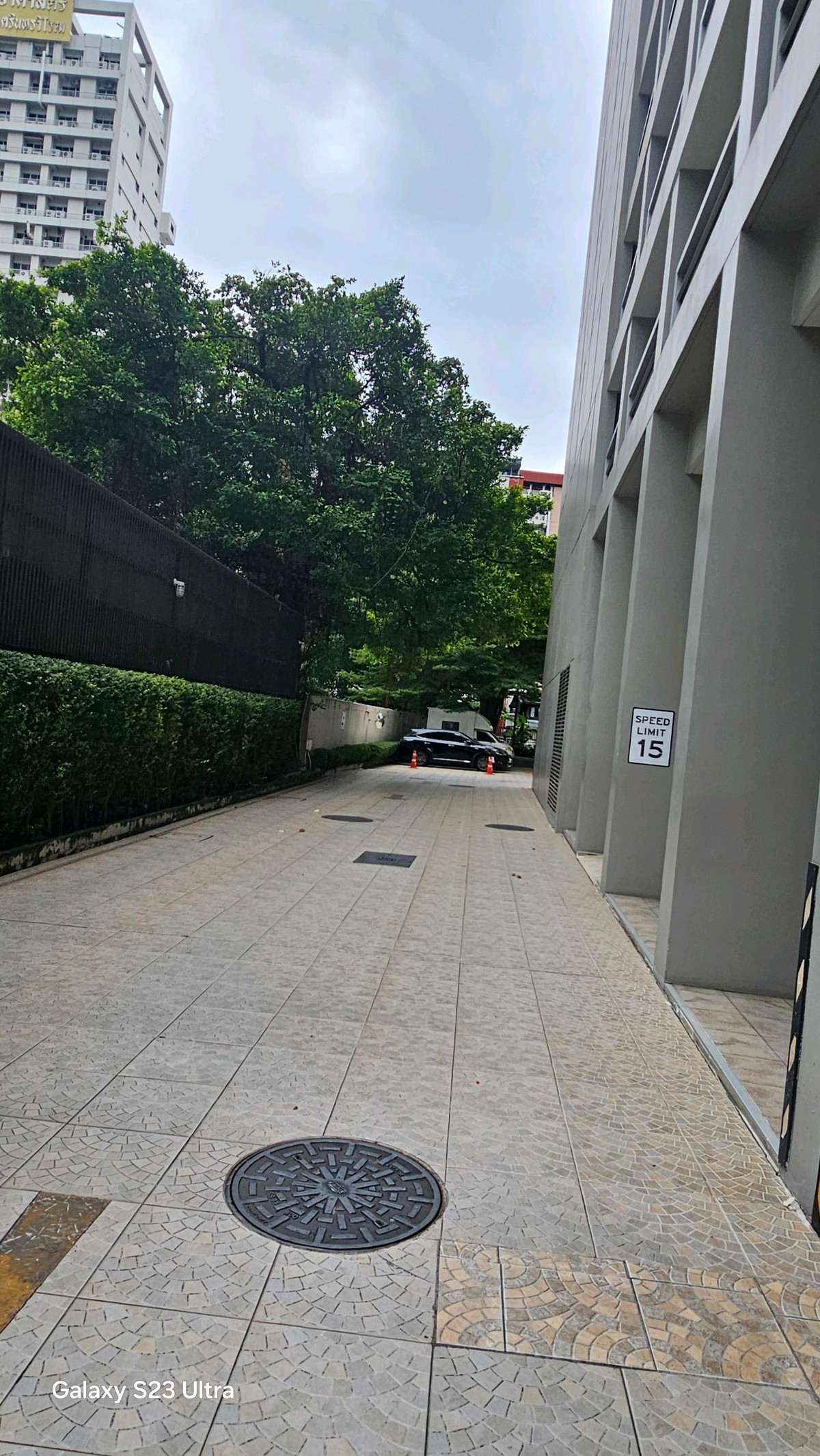 ขายคอนโดพระราม 9 เพชรบุรีตัดใหม่ RCA : ​ห้องใหญ่ 2 ห้องนอน: พื้นที่ใช้สอยกว้างขวาง ตอบโจทย์ครอบครัวเล็กหรือผู้ที่ต้องการพื้นที่ทำงาน (Work From Home) แยกส่วน​ส่วนตัวสูง: การจัดวางห้องภายในโครงการคำนึงถึงความเป็นส่วนตัวของผู้อยู่อาศัยเป็นหลัก