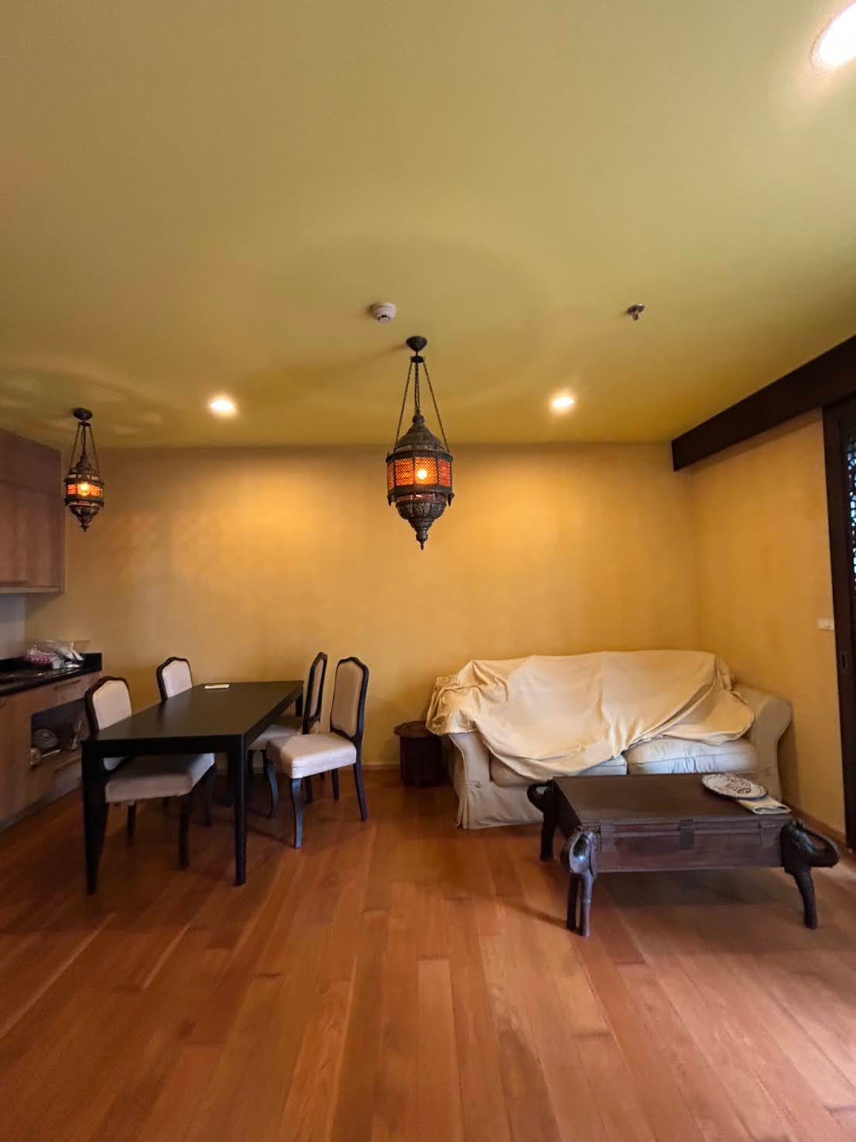 For SaleCondoWongwianyai, Charoennakor : for sale condo Hive Taksin (S15-11583)