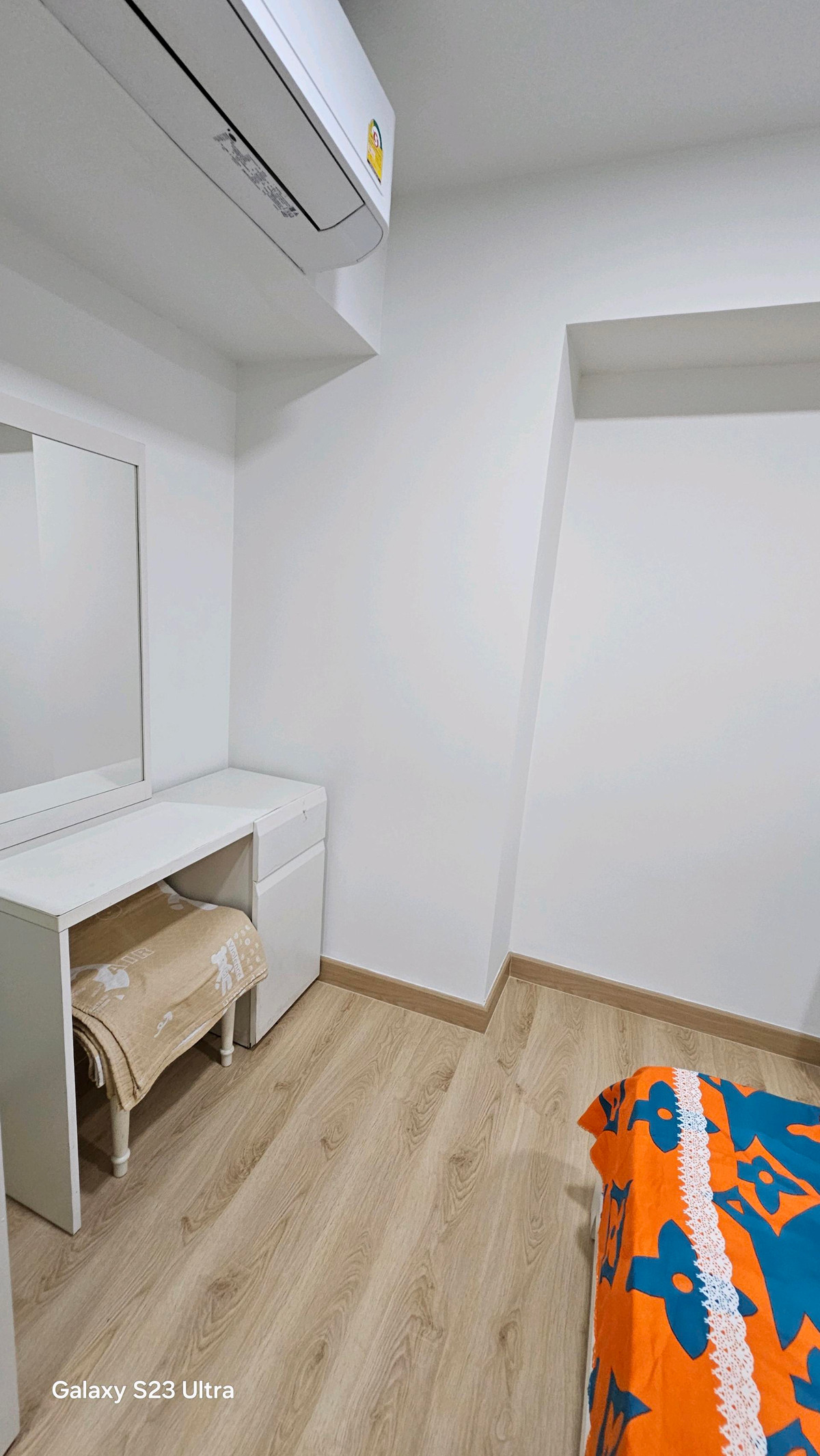 ขายคอนโดพระราม 9 เพชรบุรีตัดใหม่ RCA : ​ห้องใหญ่ 2 ห้องนอน: พื้นที่ใช้สอยกว้างขวาง ตอบโจทย์ครอบครัวเล็กหรือผู้ที่ต้องการพื้นที่ทำงาน (Work From Home) แยกส่วน​ส่วนตัวสูง: การจัดวางห้องภายในโครงการคำนึงถึงความเป็นส่วนตัวของผู้อยู่อาศัยเป็นหลัก