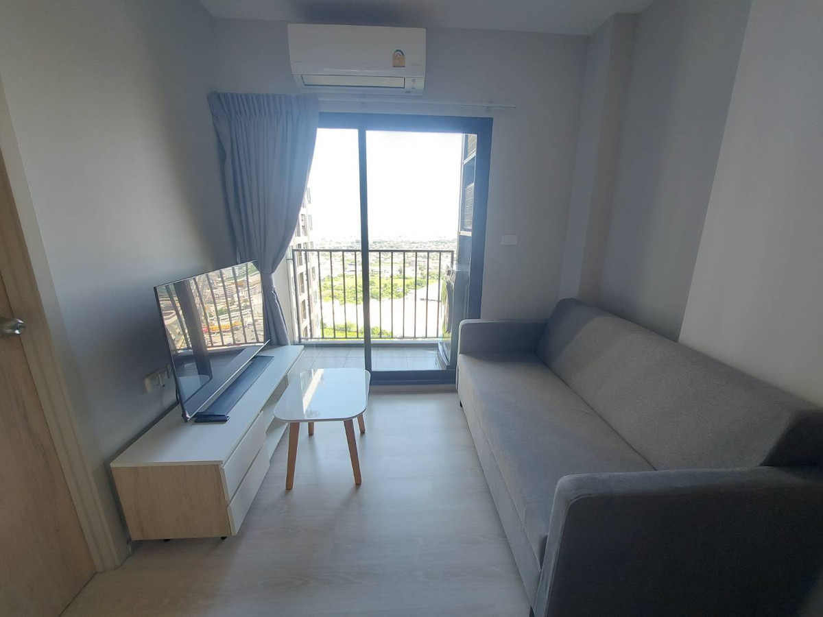 For RentCondoPattanakan, Srinakarin : Condo next to BTS Yellow Line, Sri Lasalle Station, only 50 meters.