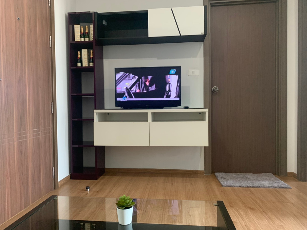 For RentCondoOnnut, Udomsuk : Newly renovated room, cheap rental, new flooring. Change new curtains, rent 1 bedroom, 1 bathroom, The Base Sukhumvit 77