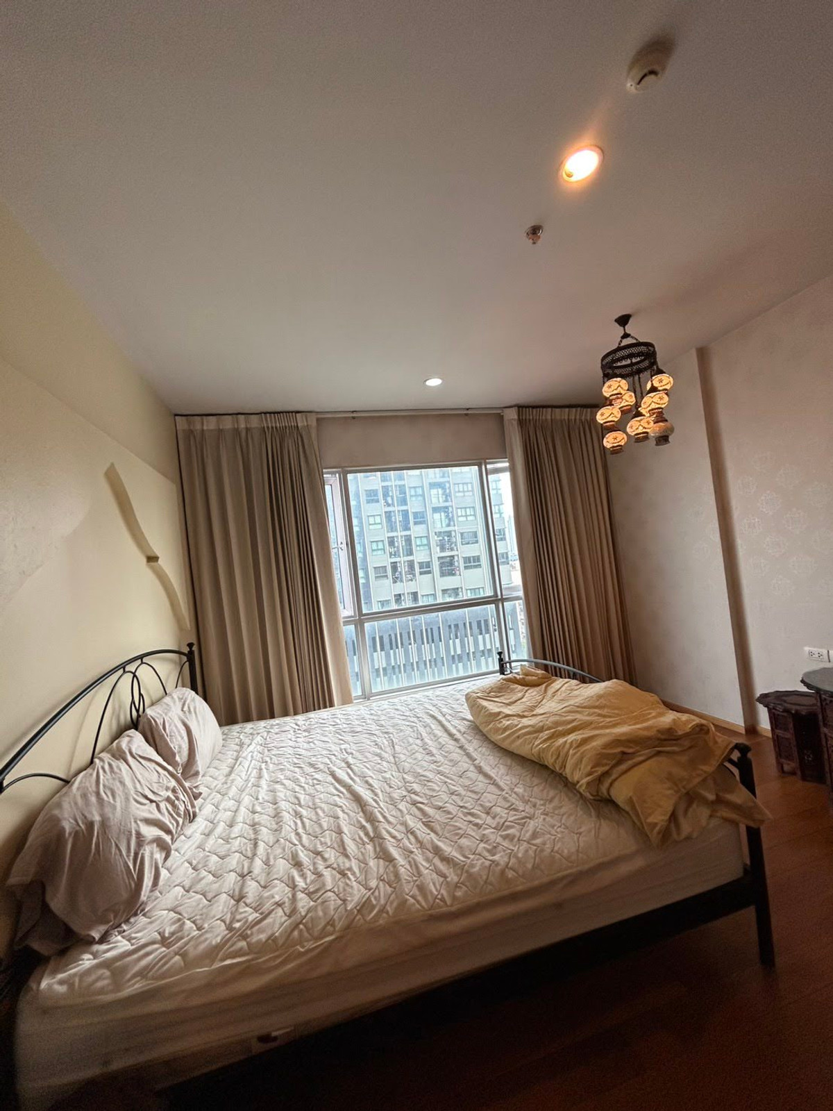 For SaleCondoWongwianyai, Charoennakor : for sale condo Hive Taksin (S15-11583)