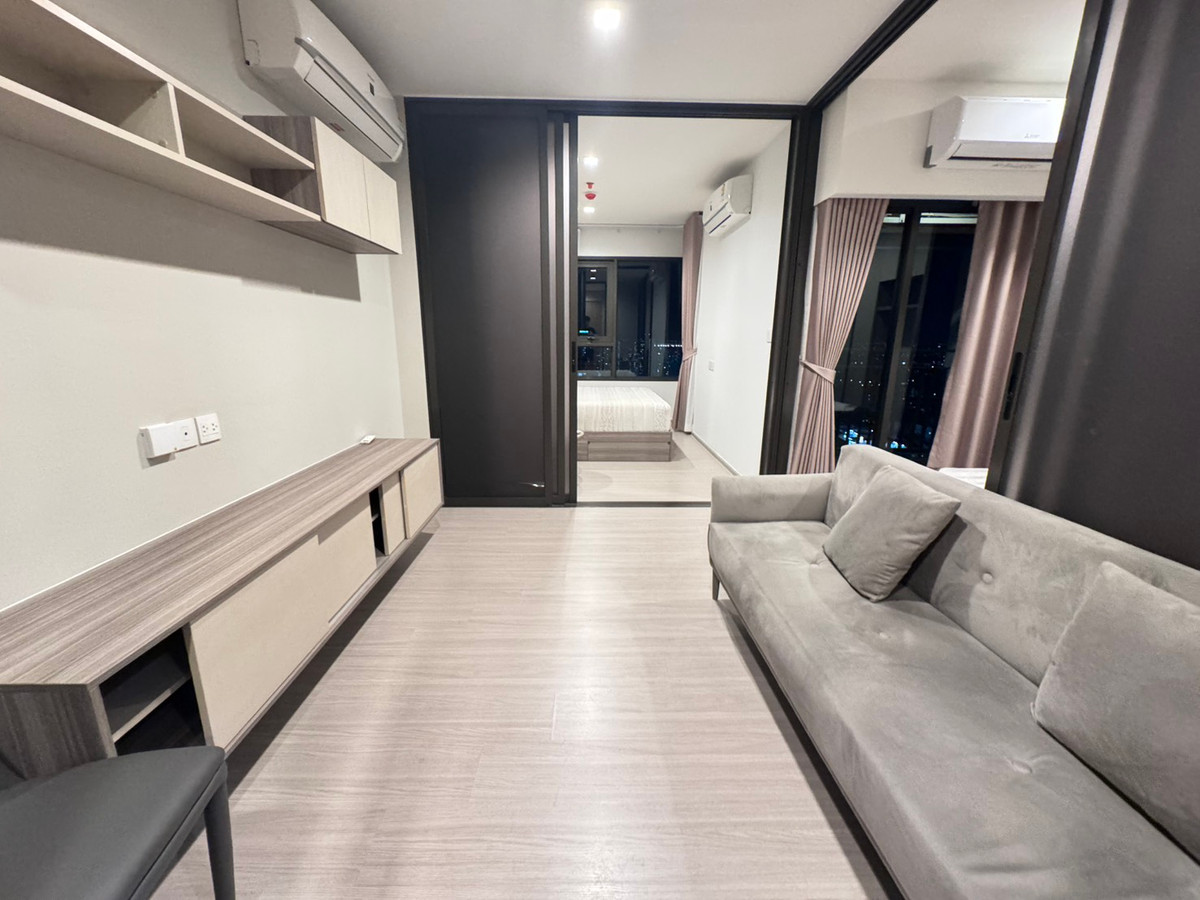 For RentCondoThaphra, Talat Phlu, Wutthakat : Life Sathorn Sierra, available room for rent, 2 bedrooms, special price 18,500/month.