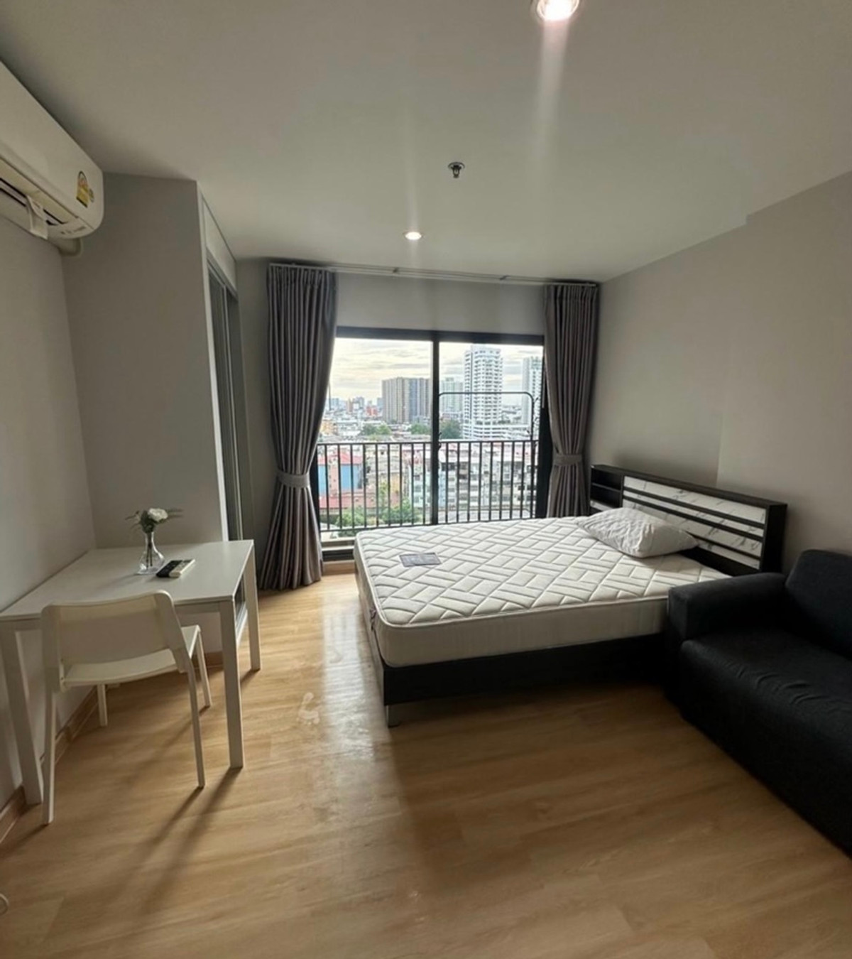 For RentCondoPinklao, Charansanitwong : For rent The Parkland Charan - Pinklao, beautiful, cheap, fully furnished, near MRT Bang Yi Khan, interested via Line §841qqlnr