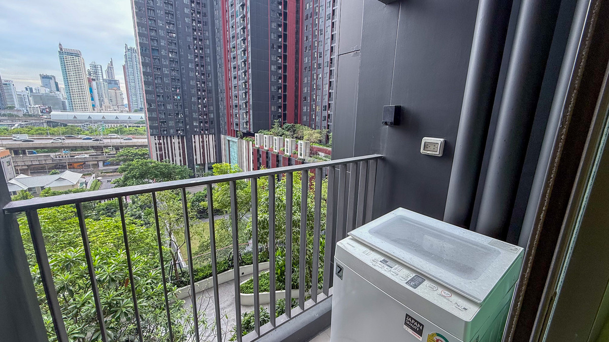 For RentCondoRama9, Petchburi, RCA : Room for rent, Studio Life Asoke Rama 9, size 25 sq m.