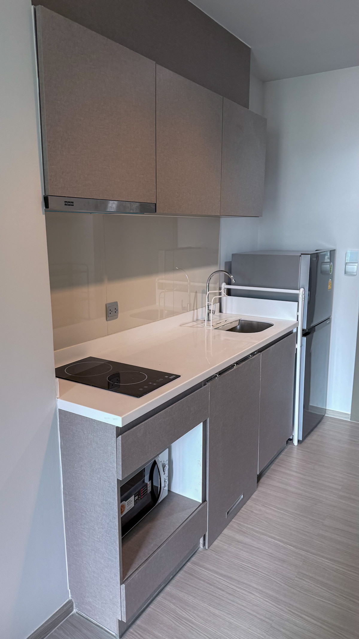 ให้เช่าคอนโดพระราม 9 เพชรบุรีตัดใหม่ RCA : 🔥ให้เช่าด่วน🔥ไลฟ์ อโศก - พระราม 9  เฟอร์นิเจอร์ครบพร้อมเข้าอยู่ ใกล้ MRT พระราม 9