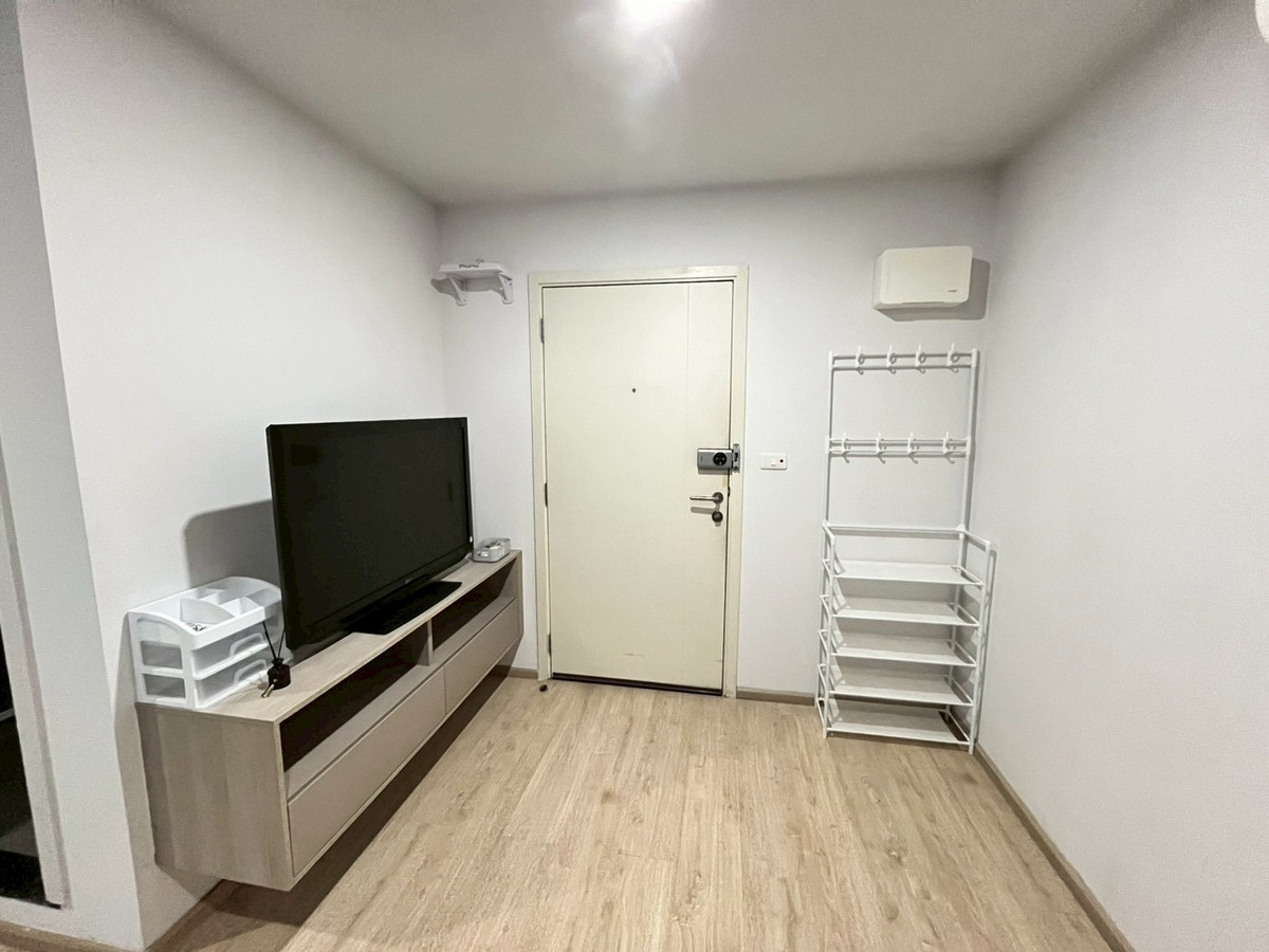 For RentCondoKasetsart, Ratchayothin : For rent Elio Del Moss 1Bed Plus (2BED) Pool View near BTS Sena-Nikhom shuttle bus service**LINE ID : @751paggb / TEL: 0863649888