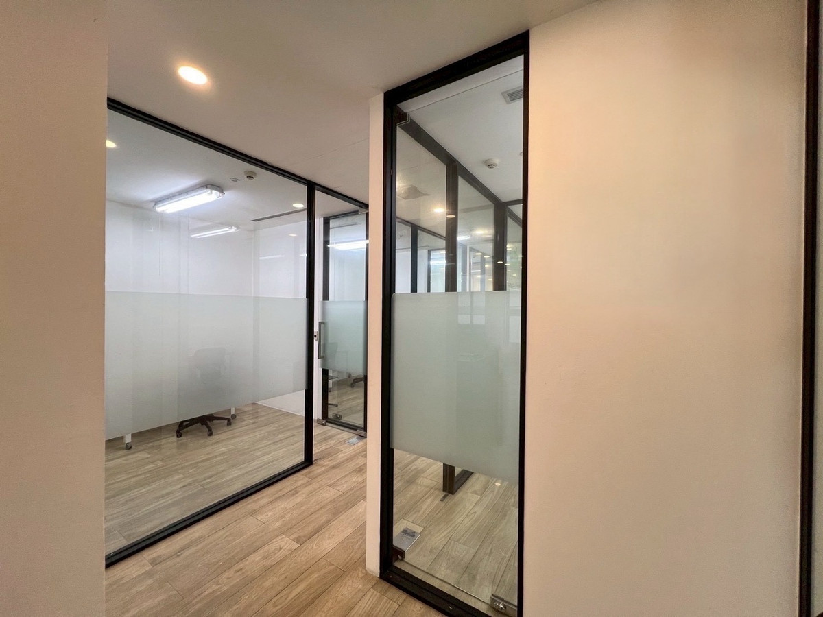 For RentOfficeOnnut, Udomsuk : Office, office for rent, Soi Udomsuk • Punnawithi, Sukhumvit | Office with furniture