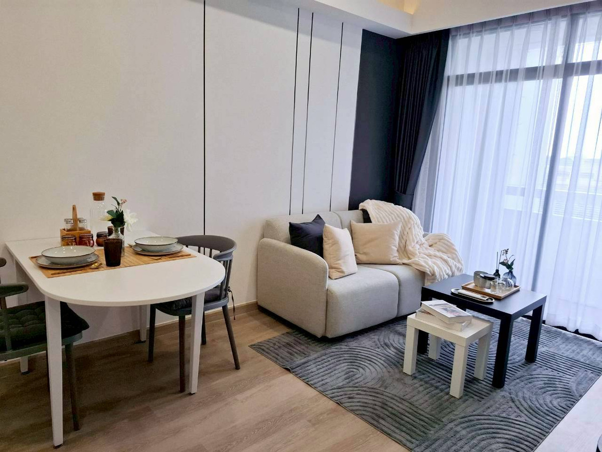For SaleCondoPattanakan, Srinakarin : sell !! St. Charm Condominium, spacious room, beautifully decorated, ready to move in. Near the skytrain station