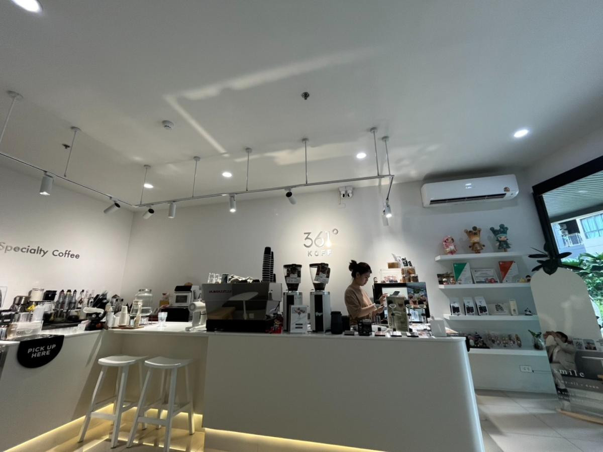 For SaleCondoOnnut, Udomsuk : Elio Del Nest 📞 092-690-5445 Rare Item! Commercial shop under the condo in a prime location near BTS Udomsuk For sale with tenant | Yield 6.28%*