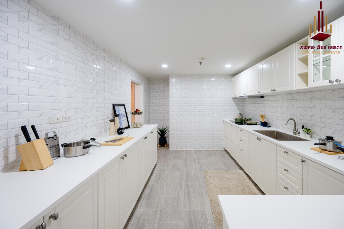 For SaleCondoSukhumvit, Asoke, Thonglor : ✨ For Sale: Las Colinas Condo ✨ 💰 Only 27,900,000 THB