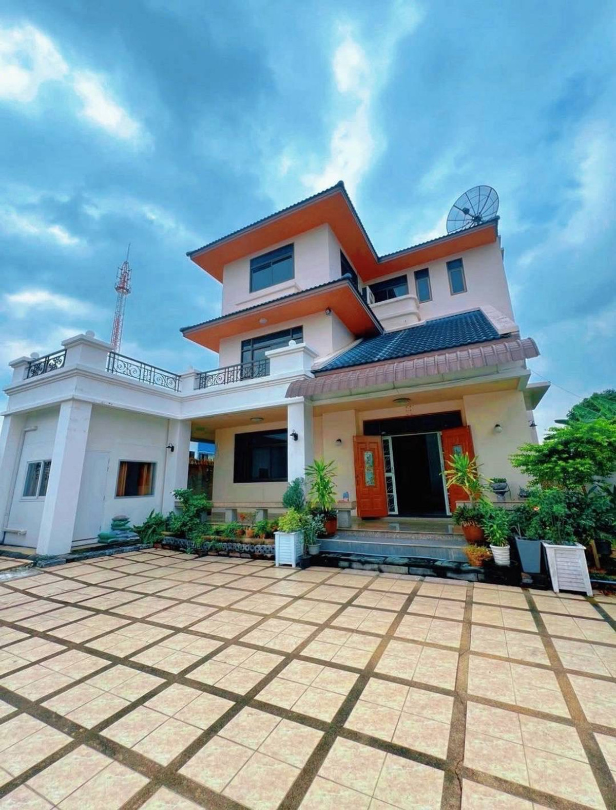 ขายบ้านลาดพร้าว101 แฮปปี้แลนด์ : 🏡 บ้านเดี่ยว 3 ชั้น สร้างเอง | ซ.ลาดพร้าว 93 “บ้านพื้นที่ 800 ตร.ม. กลางลาดพร้าว ในราคาแค่ 15.5 ล้าน หาไม่ได้แล้ว!”