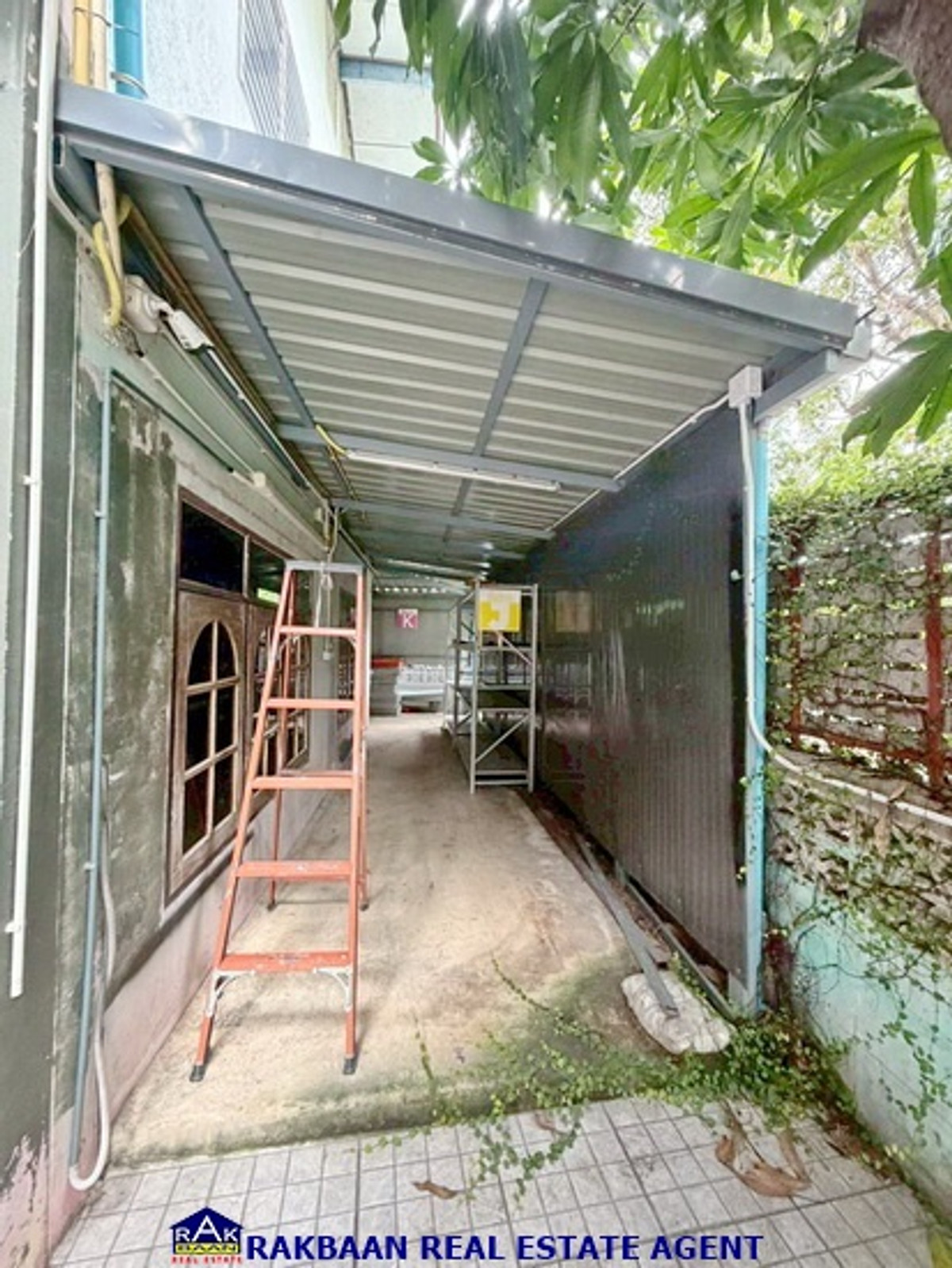 For SaleHome OfficeNonthaburi, Bang Yai, Bangbuathong : Home office for sale with warehouse Well decorated, ready to use immediately, 137 sq m, location Soi Chulin Chuan 4, Bang Bua Thong, Nonthaburi.