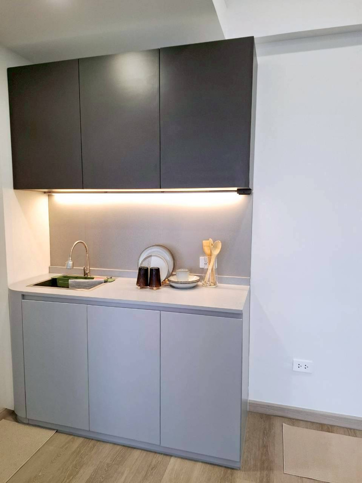 For SaleCondoPattanakan, Srinakarin : sell !! St. Charm Condominium, spacious room, beautifully decorated, ready to move in. Near the skytrain station