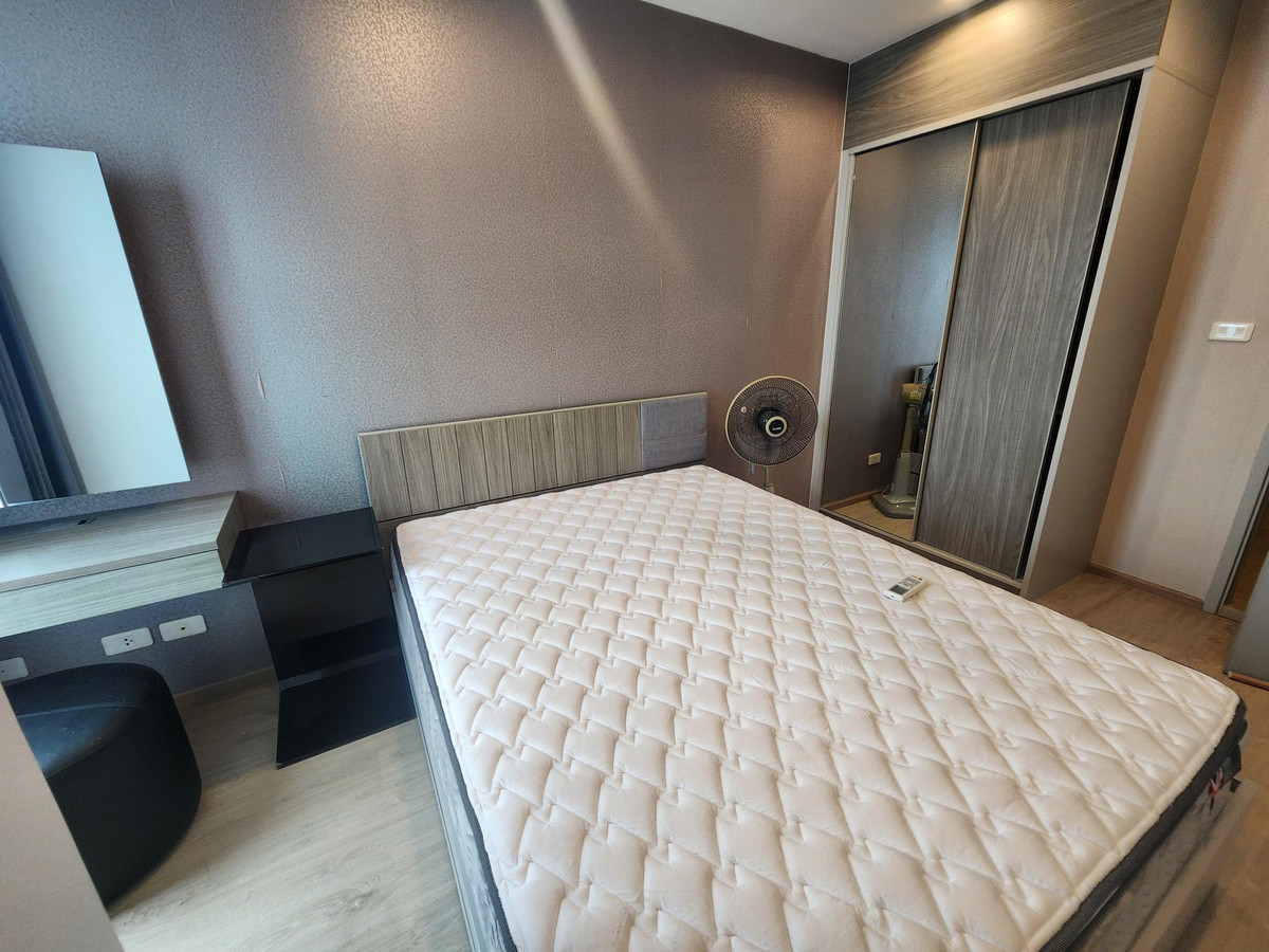 ให้เช่าคอนโดท่าพระ ตลาดพลู วุฒากาศ :  ให้เช่าห้องสวย ไอดีโอ วุฒากาศ ( Ideo wutthakat ) ติด BTS วุฒากาศ 110 เมตร รวมเฟอร์ + หอ้ง 31 ตรม. + เครื่องซักผ้า เพียง 11,000บาท 