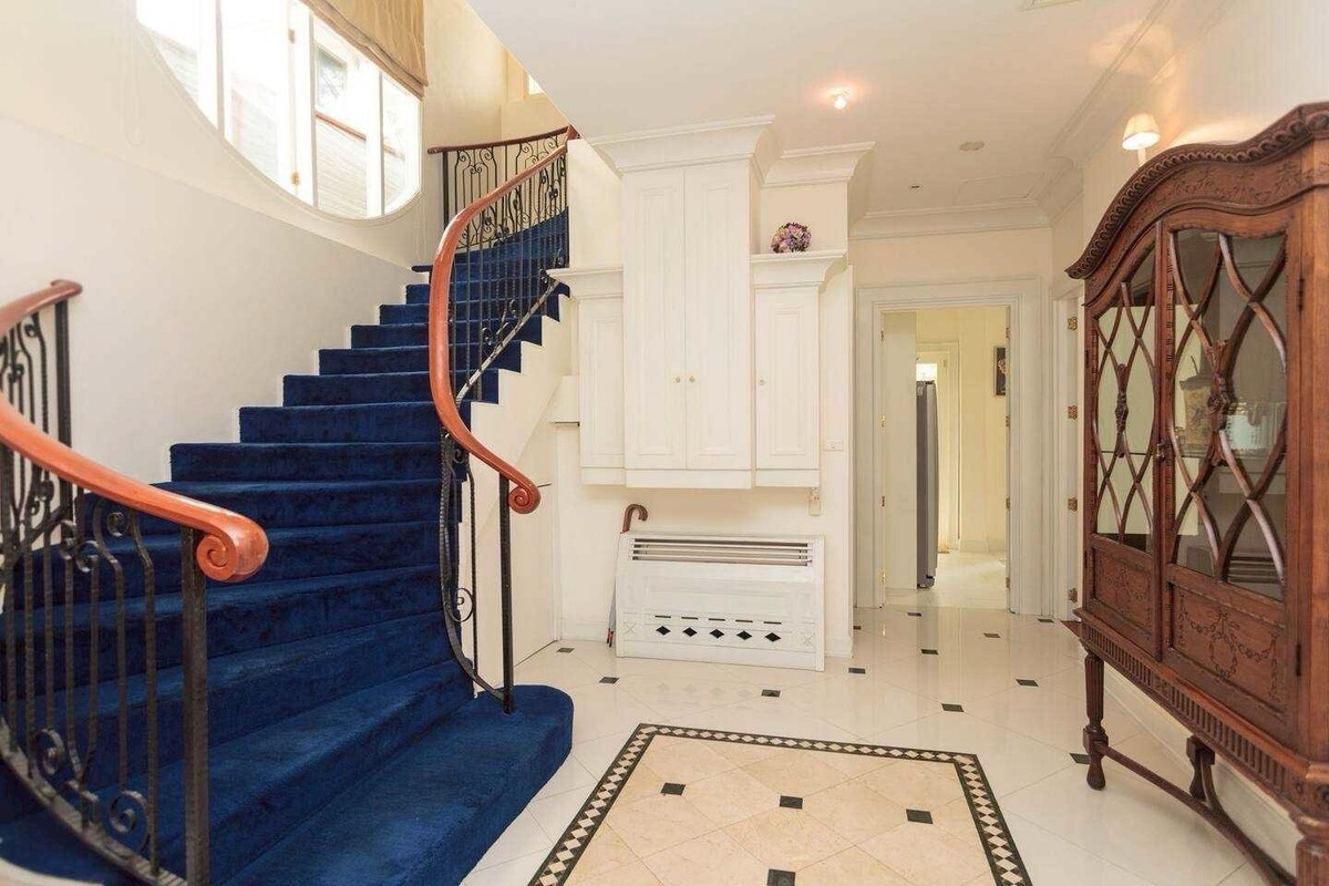 For SaleHouseSukhumvit, Asoke, Thonglor : 🏡 Luxury House for Sale in Sukhumvit 📍 Close to BTS Phrom Phong ✨ Beautifully decorated and fully furnished 🏊‍♂️ Comes with a private swimming pool 🌳 Surrounded by greenery with a peaceful atmosphere 🛍 Close to shopping malls 🏫 Near international sc