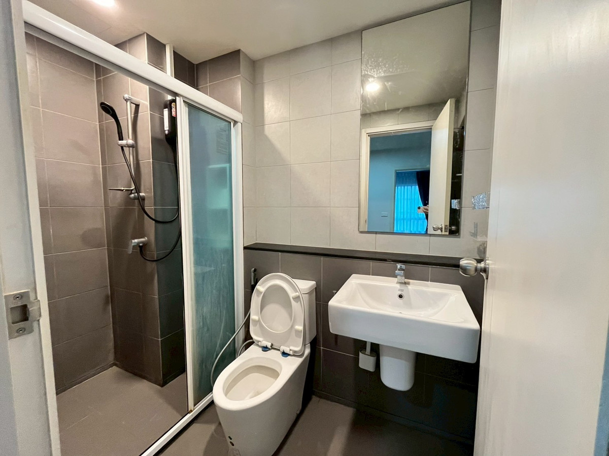 For RentCondoKasetsart, Ratchayothin : For rent Elio Del Moss 1Bed Plus (2BED) Pool View near BTS Sena-Nikhom shuttle bus service**LINE ID : @751paggb / TEL: 0863649888