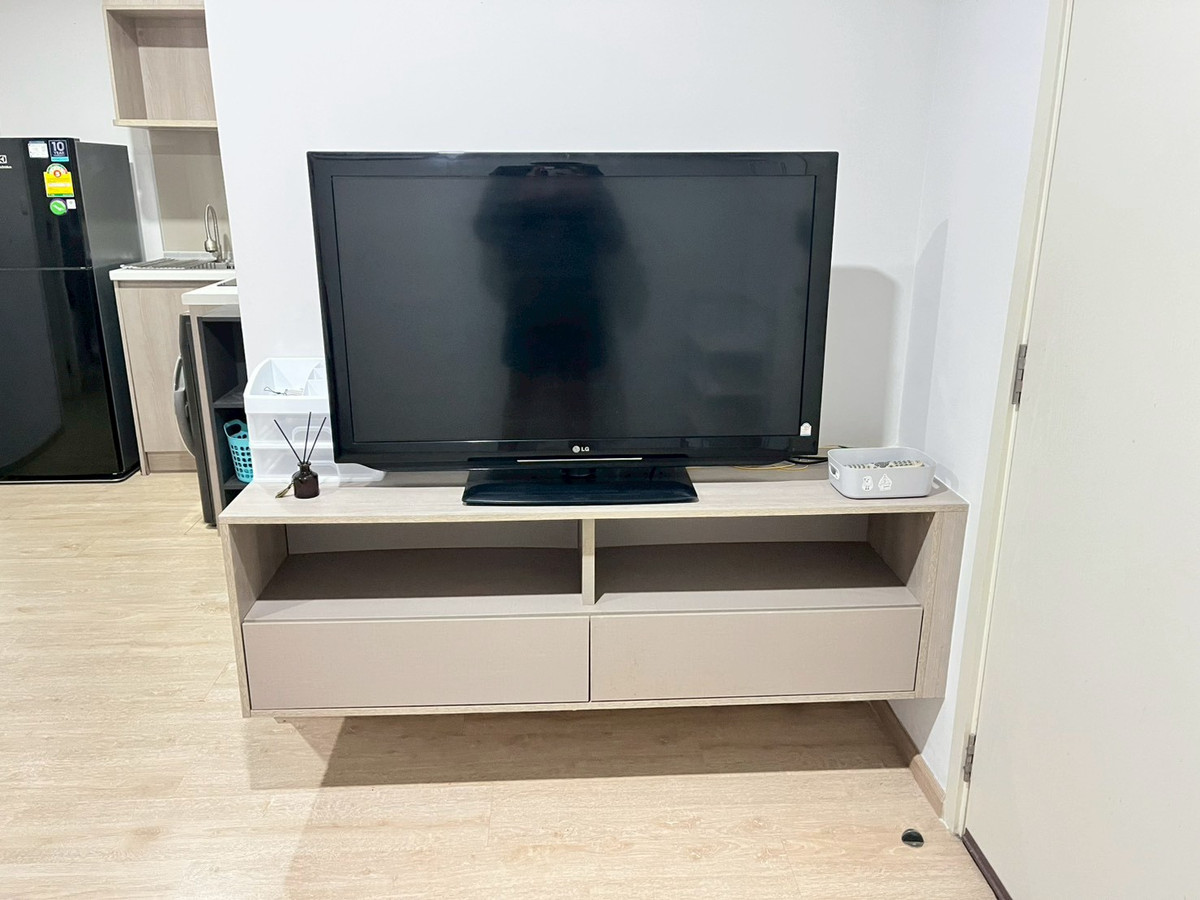 For RentCondoKasetsart, Ratchayothin : For rent Elio Del Moss 1Bed Plus (2BED) Pool View near BTS Sena-Nikhom shuttle bus service**LINE ID : @751paggb / TEL: 0863649888