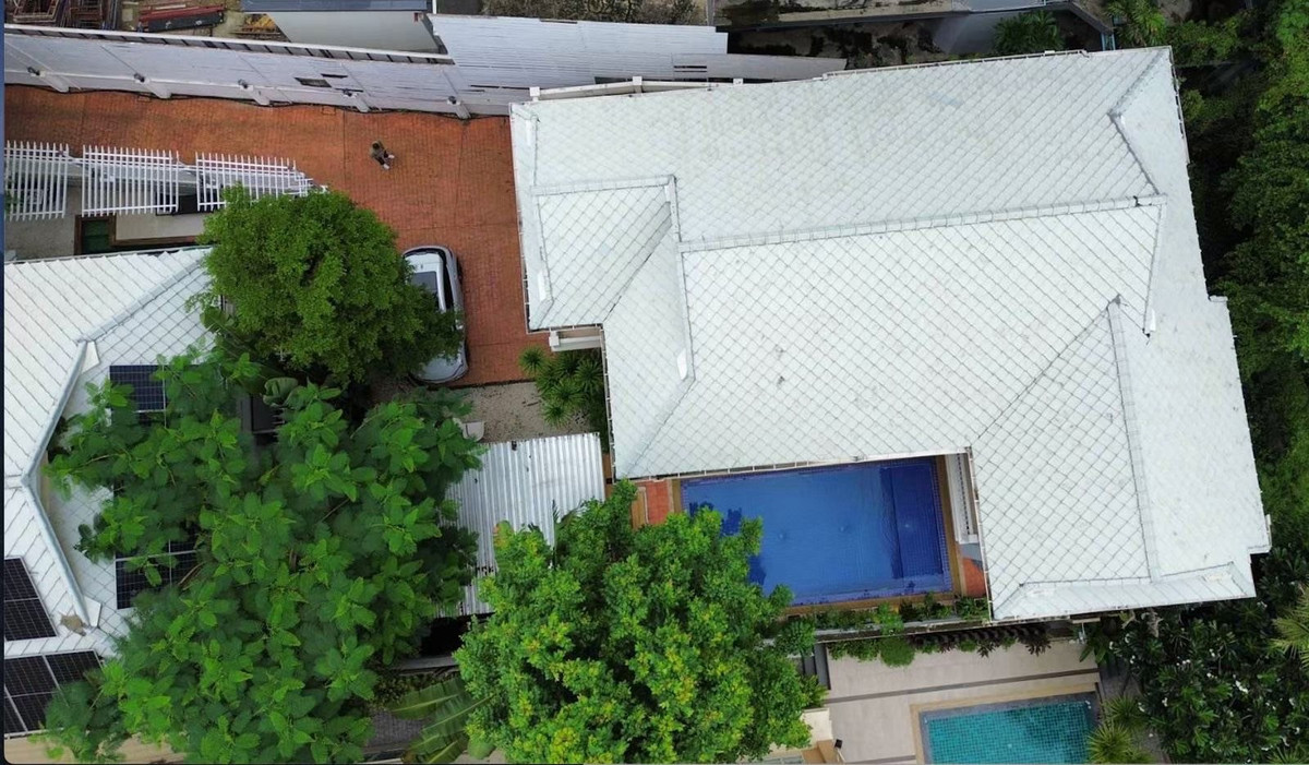 For SaleHouseSukhumvit, Asoke, Thonglor : 🏡 Luxury House for Sale in Sukhumvit 📍 Close to BTS Phrom Phong ✨ Beautifully decorated and fully furnished 🏊‍♂️ Comes with a private swimming pool 🌳 Surrounded by greenery with a peaceful atmosphere 🛍 Close to shopping malls 🏫 Near international sc