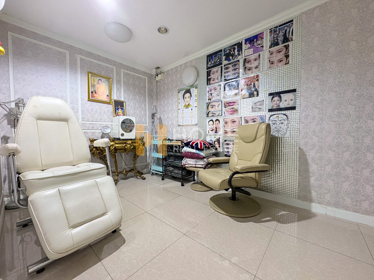 ขายโฮมออฟฟิศเกษตรศาสตร์ รัชโยธิน : ใกล้ BTS เสนานิคม เพียง 800 ม. 🔥 โฮมออฟฟิศ ตึกแถว เสนานิคม 1 ซอย 24 / 4 ชั้น (ขาย), Home Office Senanikom 1 Soi 24 / 4 Storey (FOR SALE) TPM092