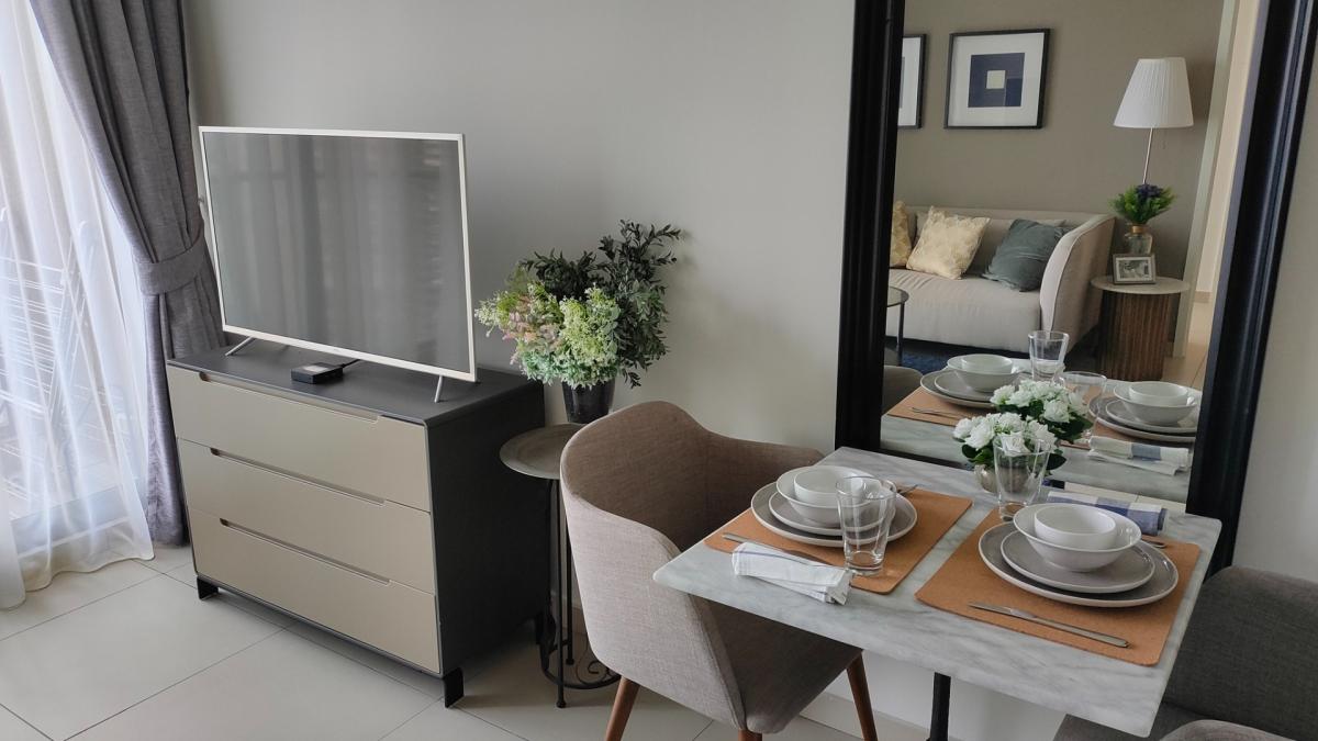 For RentCondoSukhumvit, Asoke, Thonglor : 🔥Urgent Rent🔥 The Loft Ekkamai: Spacious room with a beautiful view, fully furnished, ready to move in, near BTS Ekkamai.