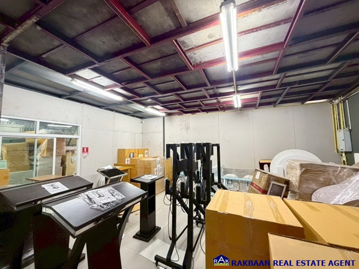 For SaleHome OfficeNonthaburi, Bang Yai, Bangbuathong : Home office for sale with warehouse Well decorated, ready to use immediately, 137 sq m, location Soi Chulin Chuan 4, Bang Bua Thong, Nonthaburi.