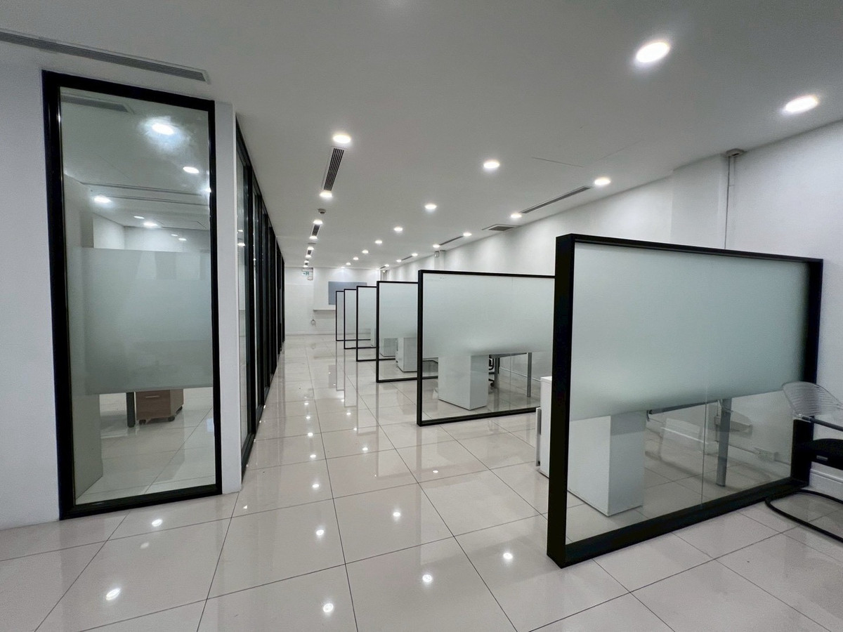 For RentOfficeOnnut, Udomsuk : Office, office for rent, Soi Udomsuk • Punnawithi, Sukhumvit | Office with furniture
