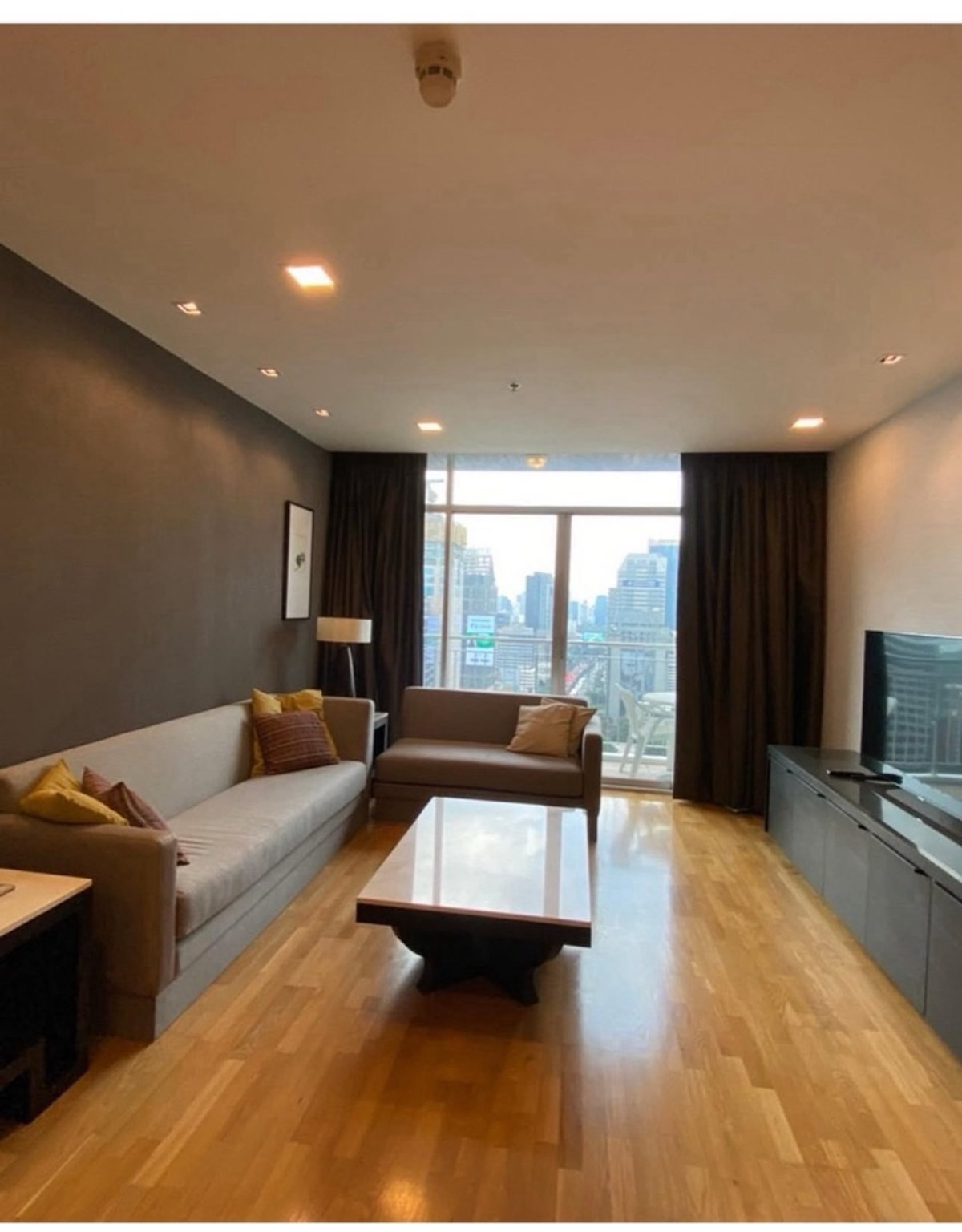 ขายคอนโดวงเวียนใหญ่ เจริญนคร : ขายพร้อมผู้เช่า Urbano Absolute Sathorn Taksin ราคา 24,000,000 บาท [JZs251127]