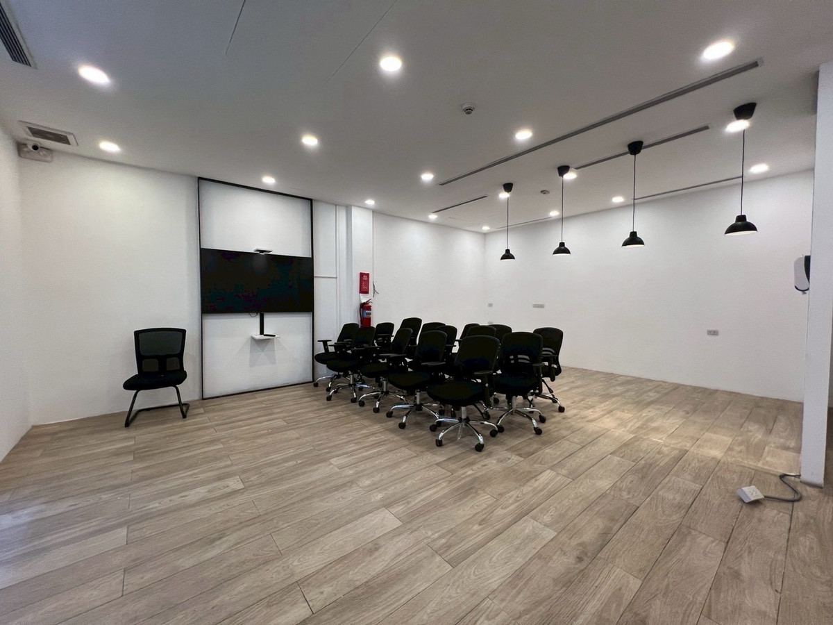 For RentOfficeOnnut, Udomsuk : Office, office for rent, Soi Udomsuk • Punnawithi, Sukhumvit | Office with furniture