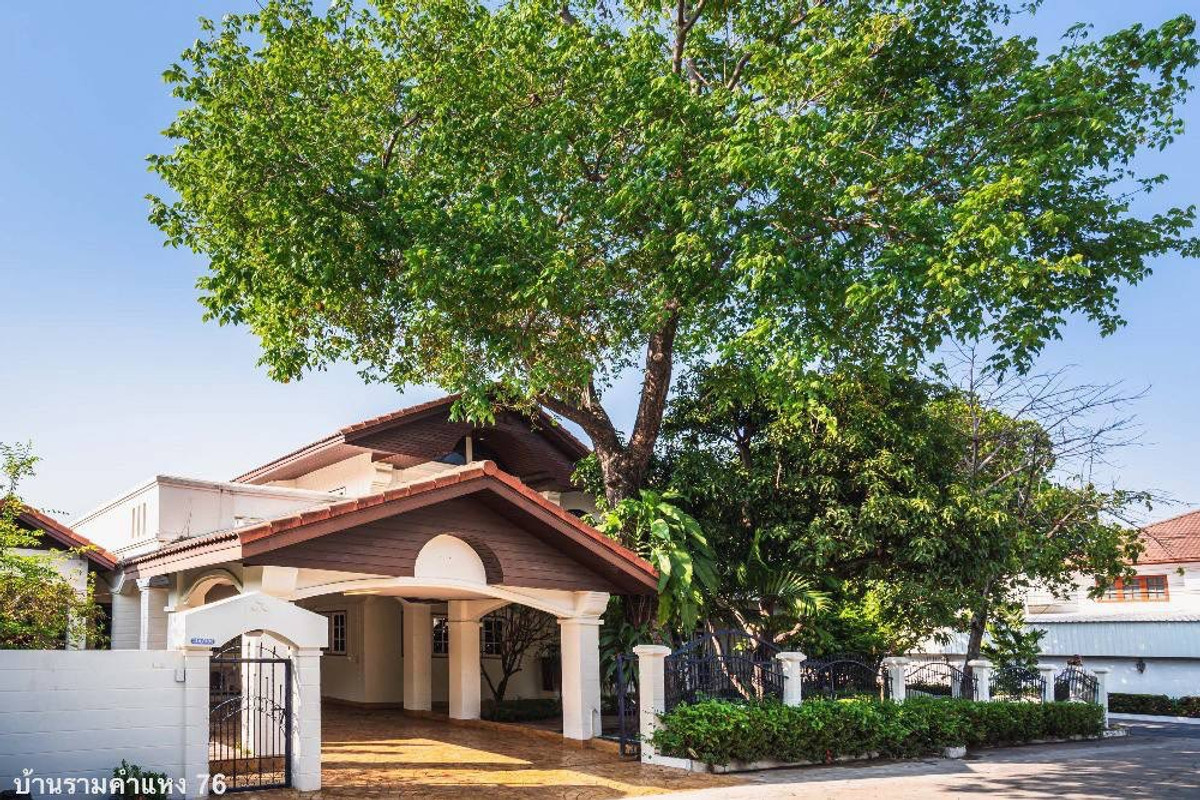 ขายบ้านลาดพร้าว101 แฮปปี้แลนด์ : “บ้านใหญ่หลังมุม พื้นที่เยอะ ราคาไม่ถึง 15 ล้าน! คุ้มที่สุดในย่านรามคำแหง”  🏡 FOR SALE – บ้านเดี่ยว 2 ชั้นหลังใหญ่ | หมู่บ้านปรีชาล้ำเพชร ซ.รามคำแหง 76