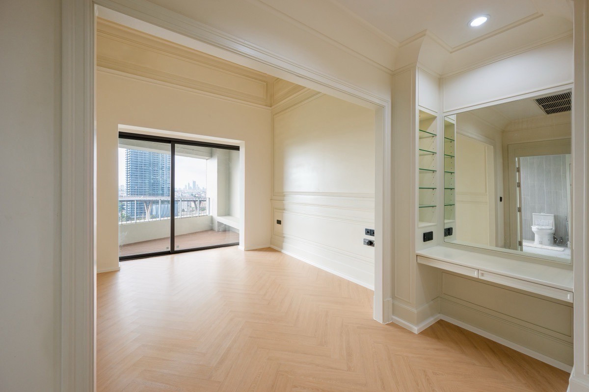 For SaleCondoRama3 (Riverside),Satupadit : 📢Newly renovated! A real waterfront unit with a large combined corner unit, spacious, airy, and very private. Enjoy a calm and peaceful atmosphere, perfect for anyone who values comfort, convenience, and a relaxed lifestyle.