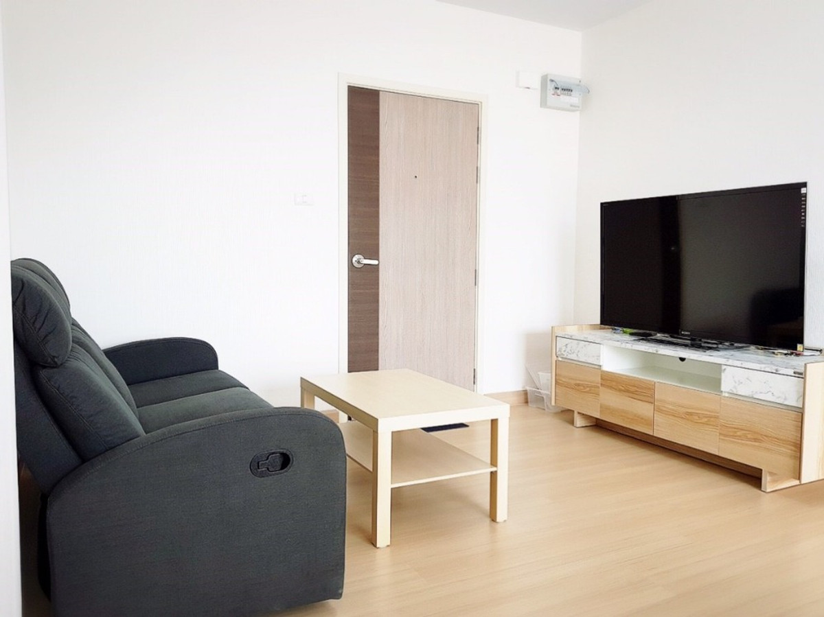 For SaleCondoThaphra, Talat Phlu, Wutthakat : Supalai Loft@Talat Phlu Station【𝐒𝐄𝐋𝐋 & 𝐑𝐄𝐍𝐓】🔥Loft-style decor with diffused light and high ceilings creates a mood resembling an art studio, with smooth, cool walls that complement the white-cream furniture.🔥 Contact Line ID: @hacondo