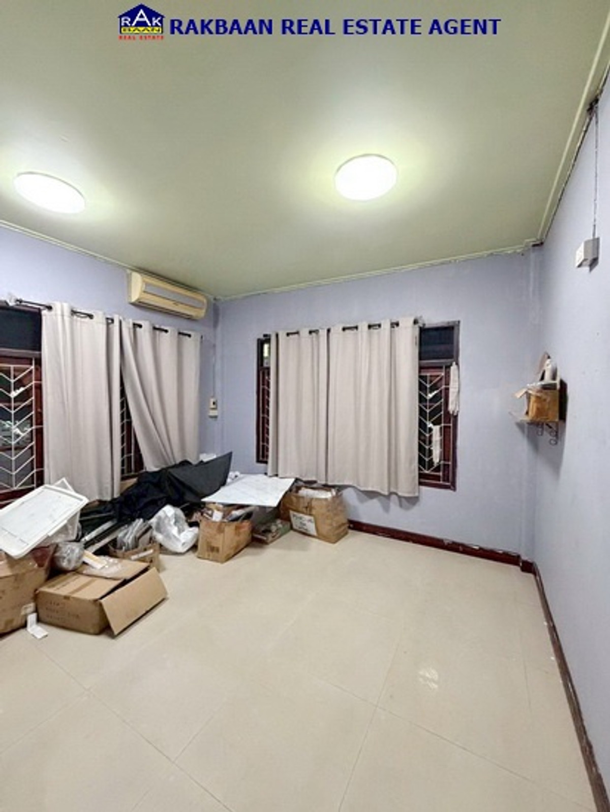 For SaleHome OfficeNonthaburi, Bang Yai, Bangbuathong : Home office for sale with warehouse Well decorated, ready to use immediately, 137 sq m, location Soi Chulin Chuan 4, Bang Bua Thong, Nonthaburi.