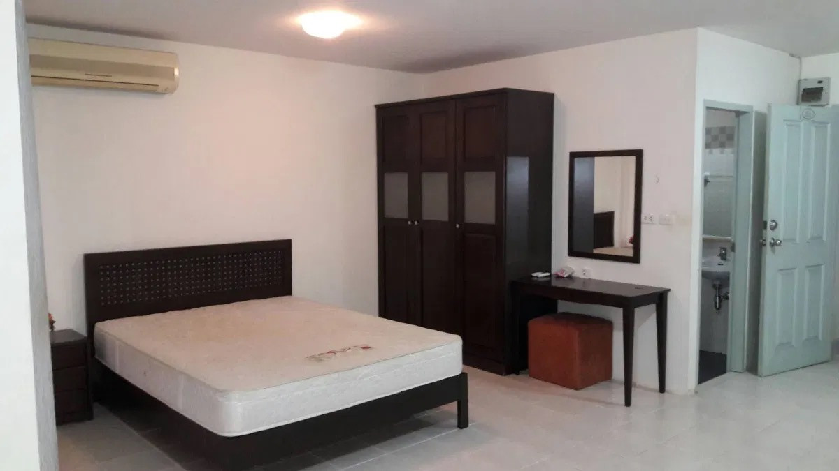 For RentCondoBangna, Bearing, Lasalle : ( HR048 ) Condo/house for rent, the parkland bangna project, The Parkland Bangna, cheapest room. Fully furnished, price only 6,000 baht/month.