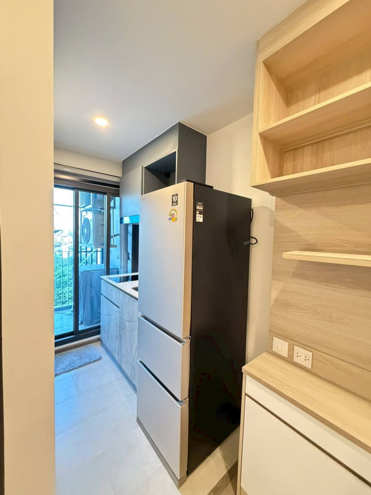 For RentCondoKasetsart, Ratchayothin : For Rent Aspire Ratchayothin 350m. BTS Ratchayothin free shuttle bus closed to 7-11**LINE ID : @751paggb / TEL: 086-3649888