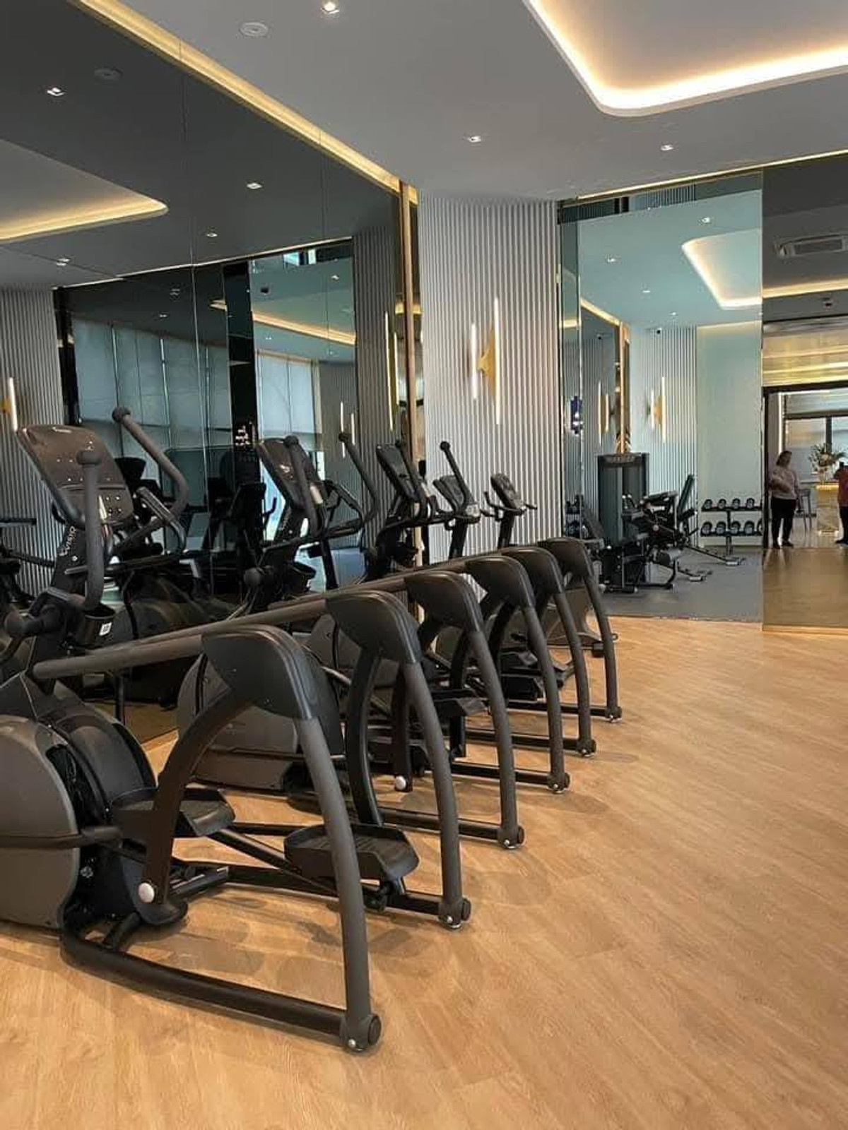 For RentCondoKasetsart, Ratchayothin : For Rent Aspire Ratchayothin 350m. BTS Ratchayothin free shuttle bus closed to 7-11**LINE ID : @751paggb / TEL: 086-3649888