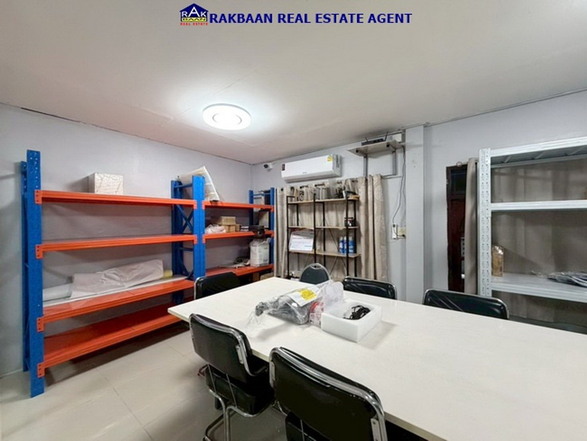 For SaleHome OfficeNonthaburi, Bang Yai, Bangbuathong : Home office for sale with warehouse Well decorated, ready to use immediately, 137 sq m, location Soi Chulin Chuan 4, Bang Bua Thong, Nonthaburi.