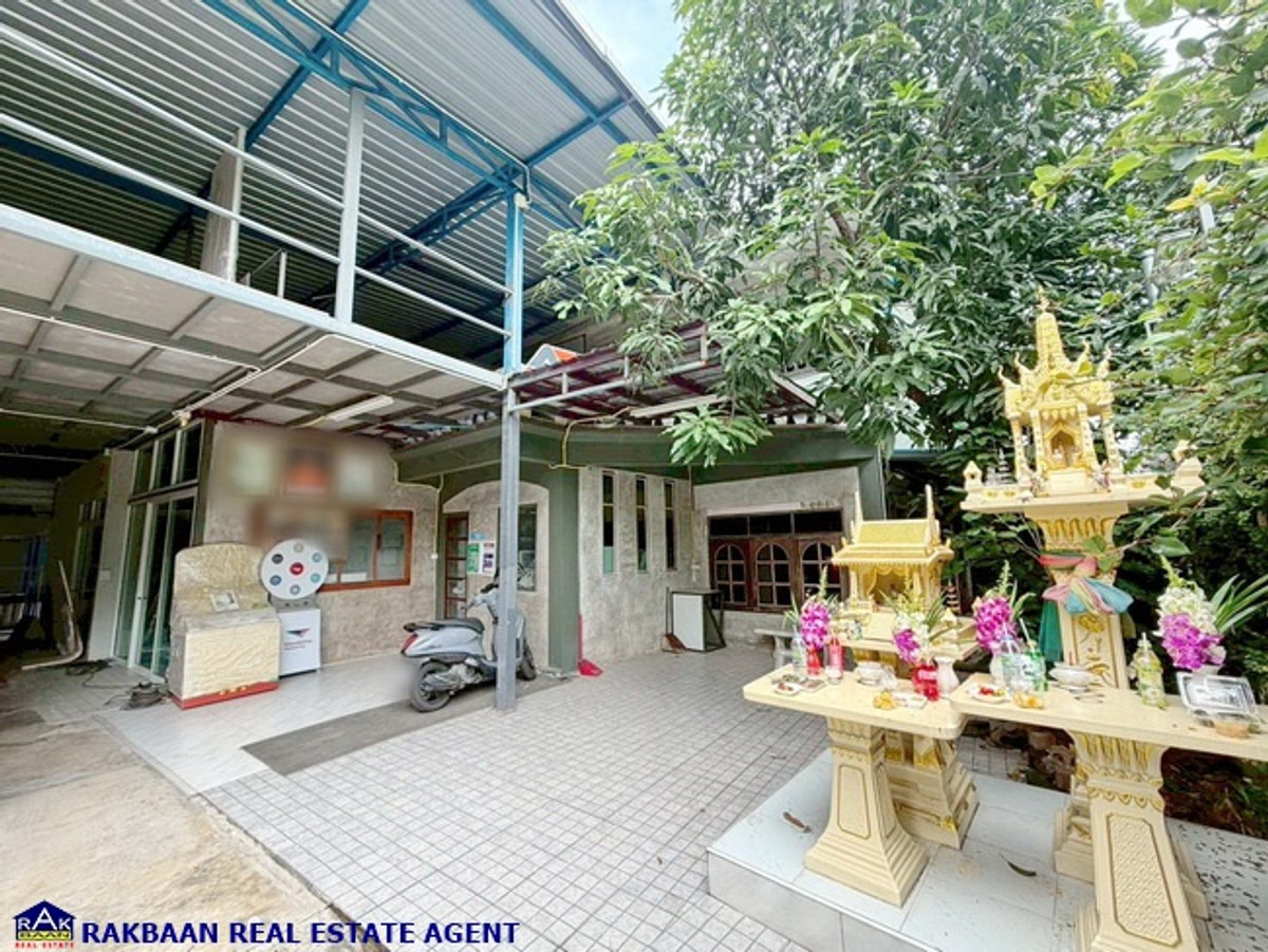 For SaleWarehouseNonthaburi, Bang Yai, Bangbuathong : Home office for sale with warehouse Well decorated, ready to use immediately, 137 sq m, location Soi Chulin Chuan 4, Bang Bua Thong, Nonthaburi.