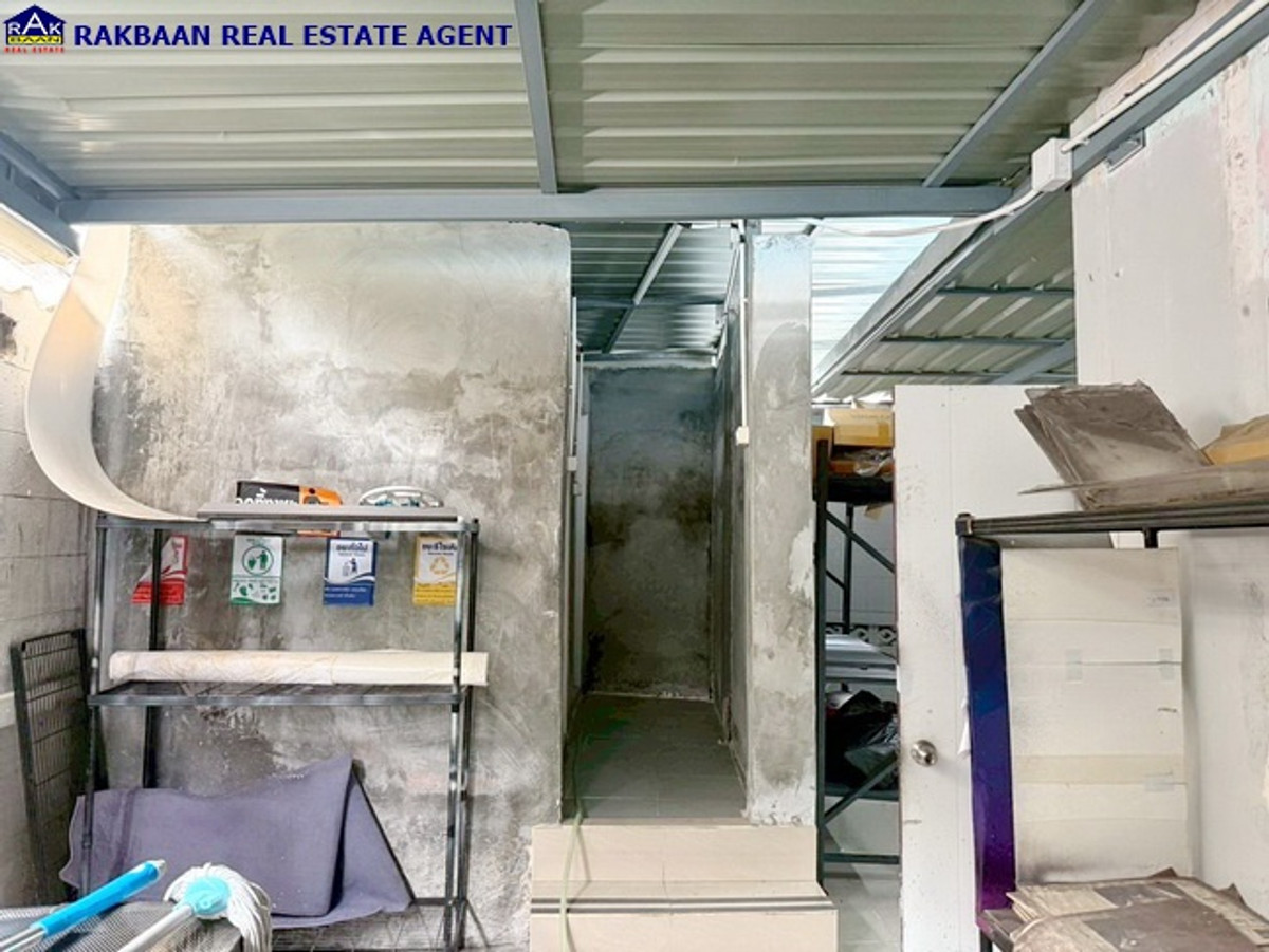 For SaleHome OfficeNonthaburi, Bang Yai, Bangbuathong : Home office for sale with warehouse Well decorated, ready to use immediately, 137 sq m, location Soi Chulin Chuan 4, Bang Bua Thong, Nonthaburi.