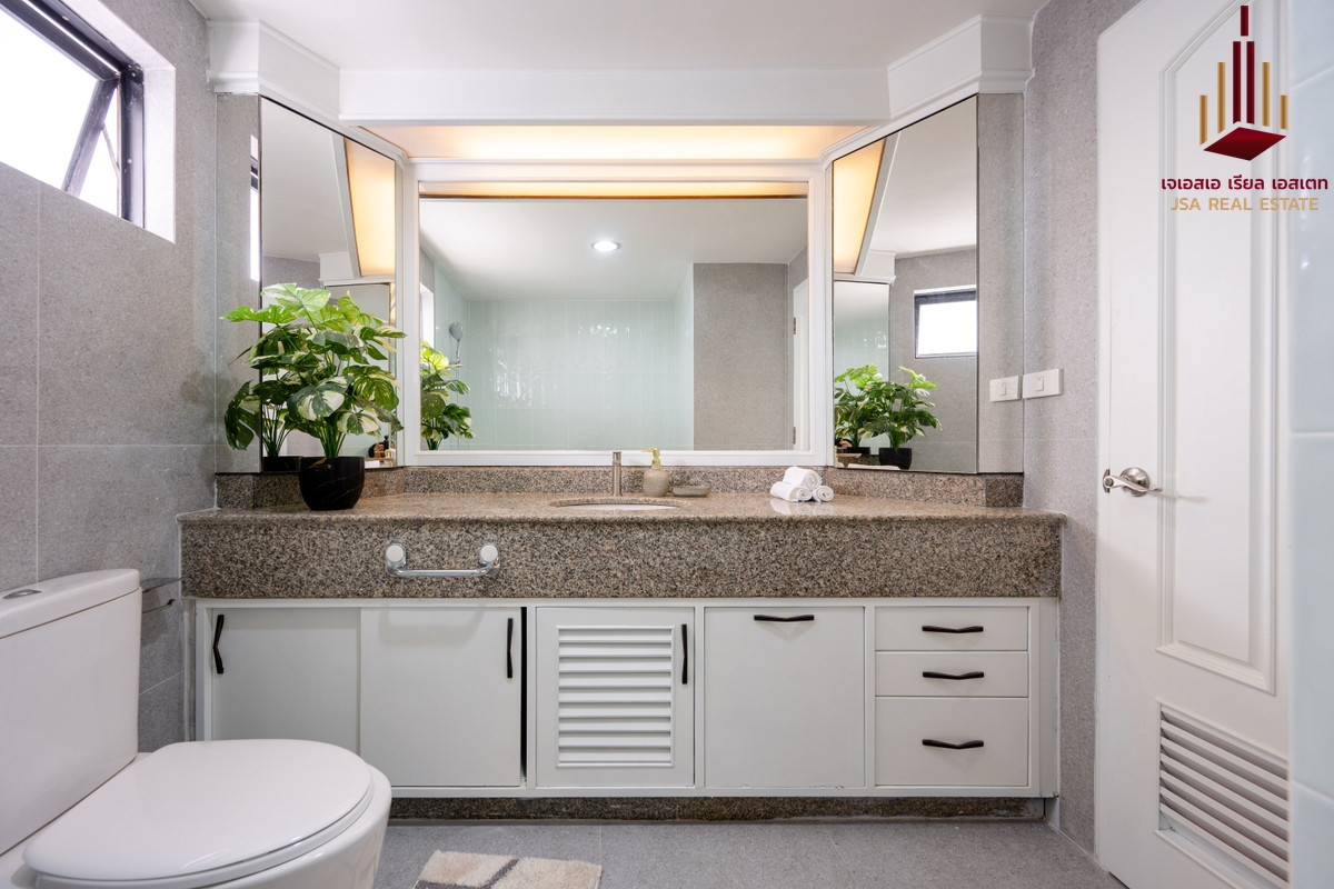 For SaleCondoSukhumvit, Asoke, Thonglor : ✨ For Sale: Las Colinas Condo ✨ 💰 Only 27,900,000 THB