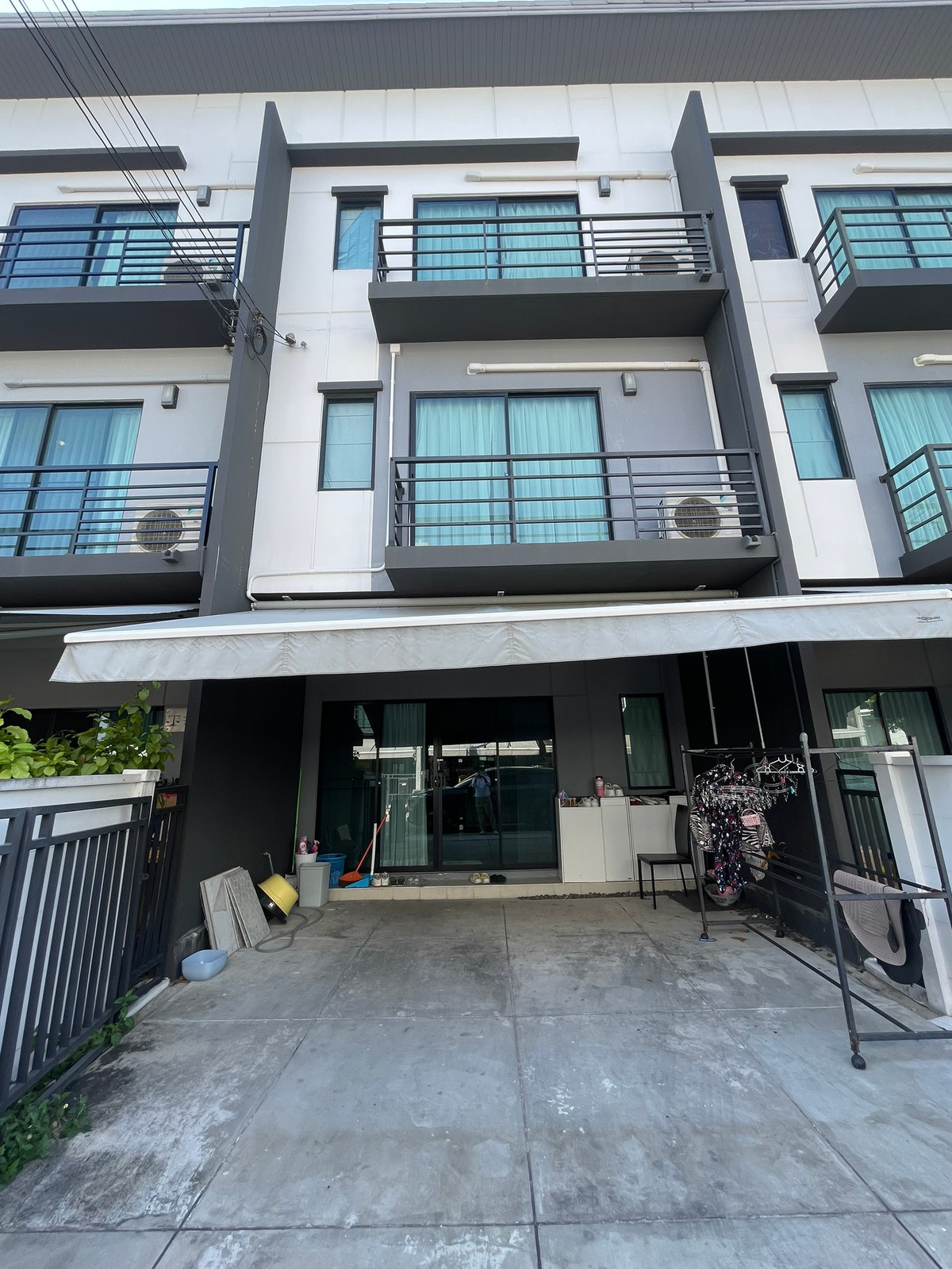 For RentTownhomeNonthaburi, Bang Yai, Bangbuathong : Townhome for rent, 3 floors, width 5 meters, Baan Klang Muang Ratchaphruek-Rattanathibet.
