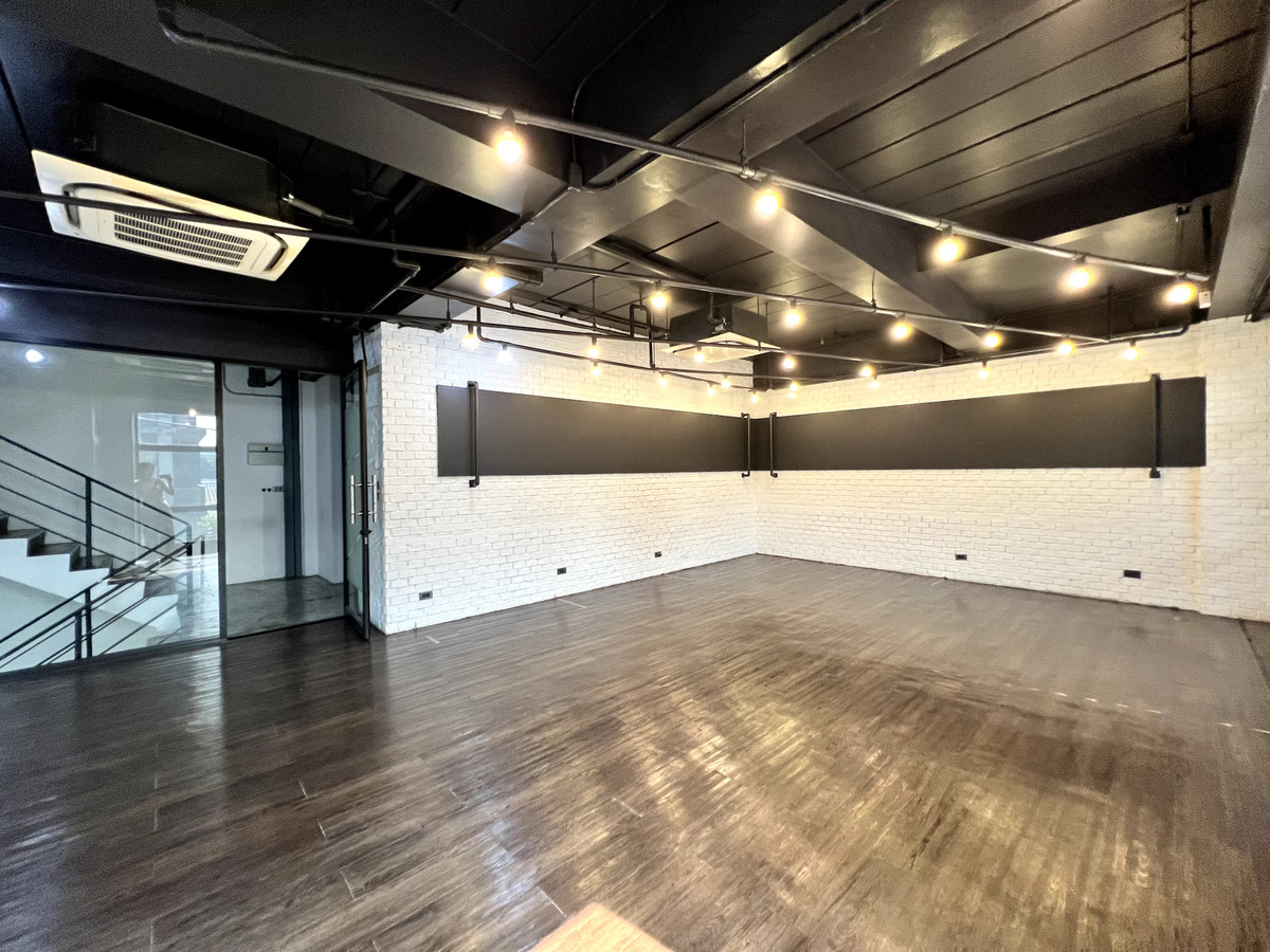 ให้เช่าโฮมออฟฟิศรามคำแหง หัวหมาก : ให้เช่า Home Office 4 ชั้น Standalone Town in Town เหม่งจ๋าย  ใกล้พระราม9 ลาดพร้าว เอกมัย