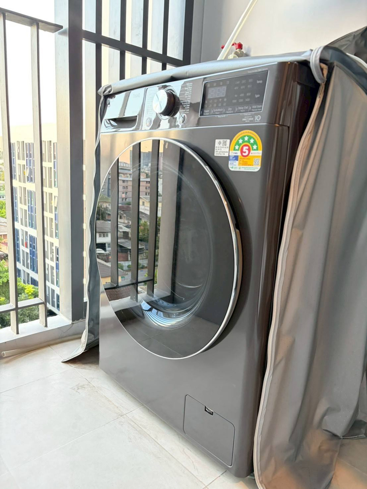 For RentCondoKasetsart, Ratchayothin : For Rent Aspire Ratchayothin 350m. BTS Ratchayothin free shuttle bus closed to 7-11**LINE ID : @751paggb / TEL: 086-3649888